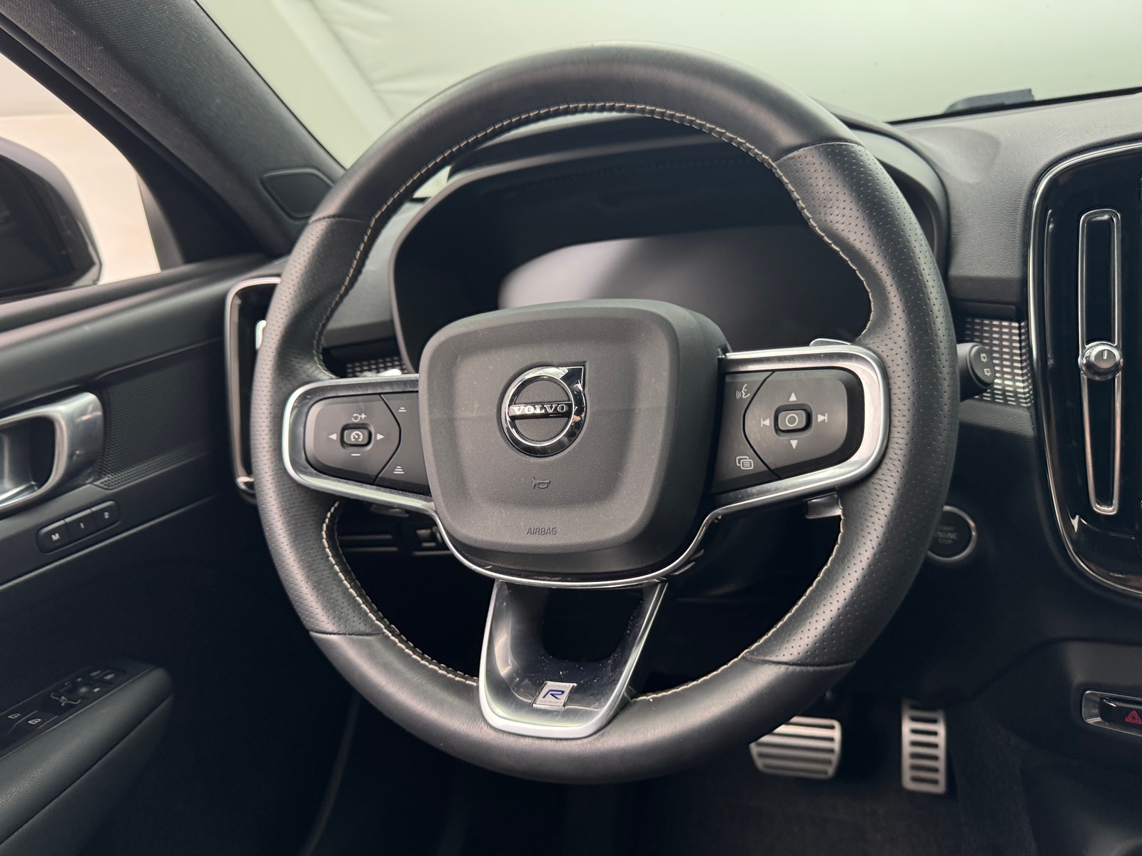 Thumbnail: 2020 Volvo XC40 - 4
