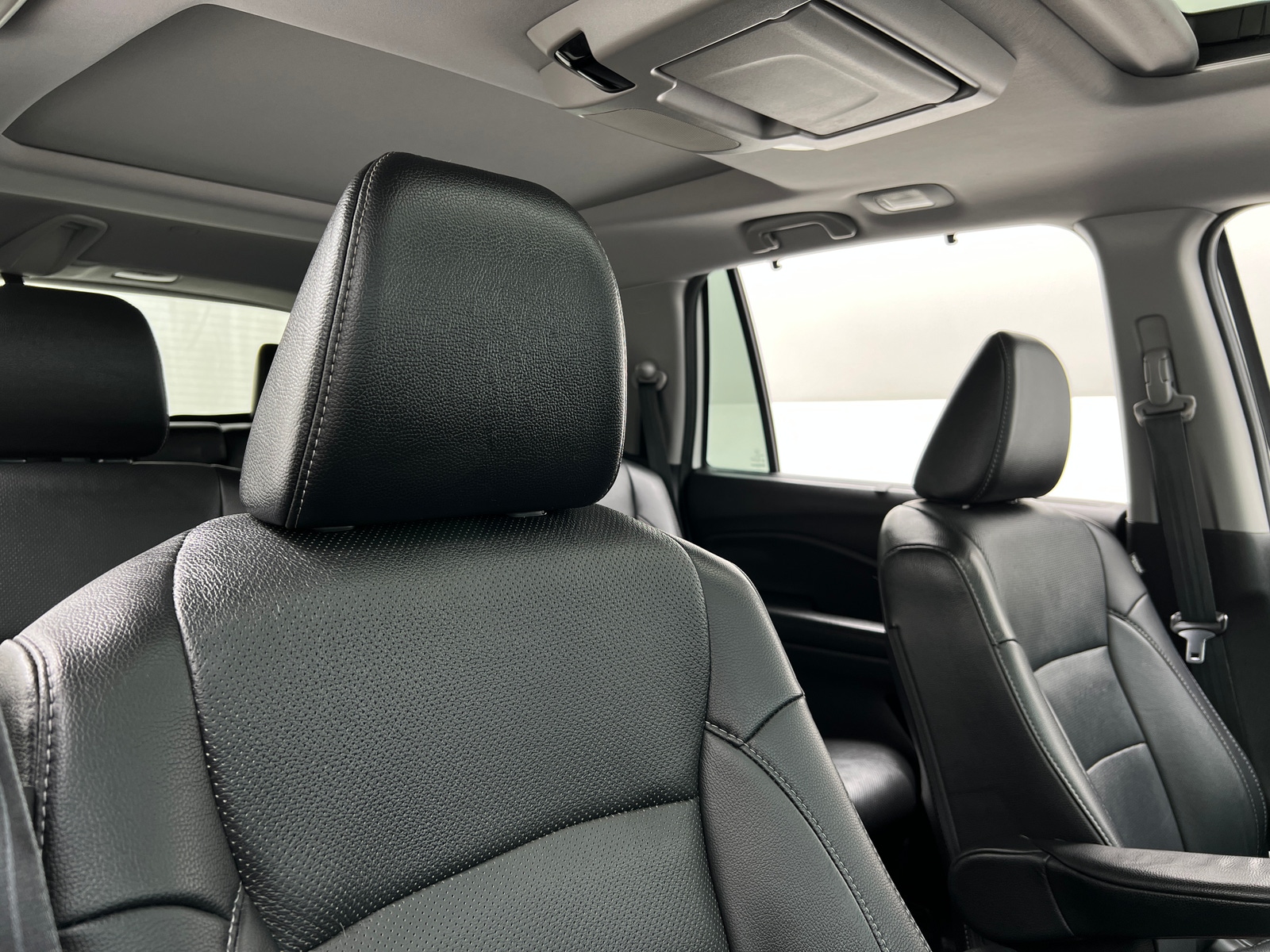 Thumbnail: 2019 Honda Pilot - 2