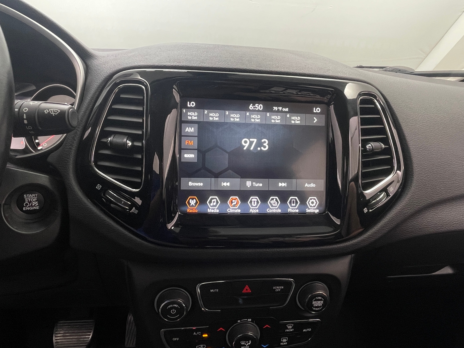 Thumbnail: 2020 Jeep Compass - 3