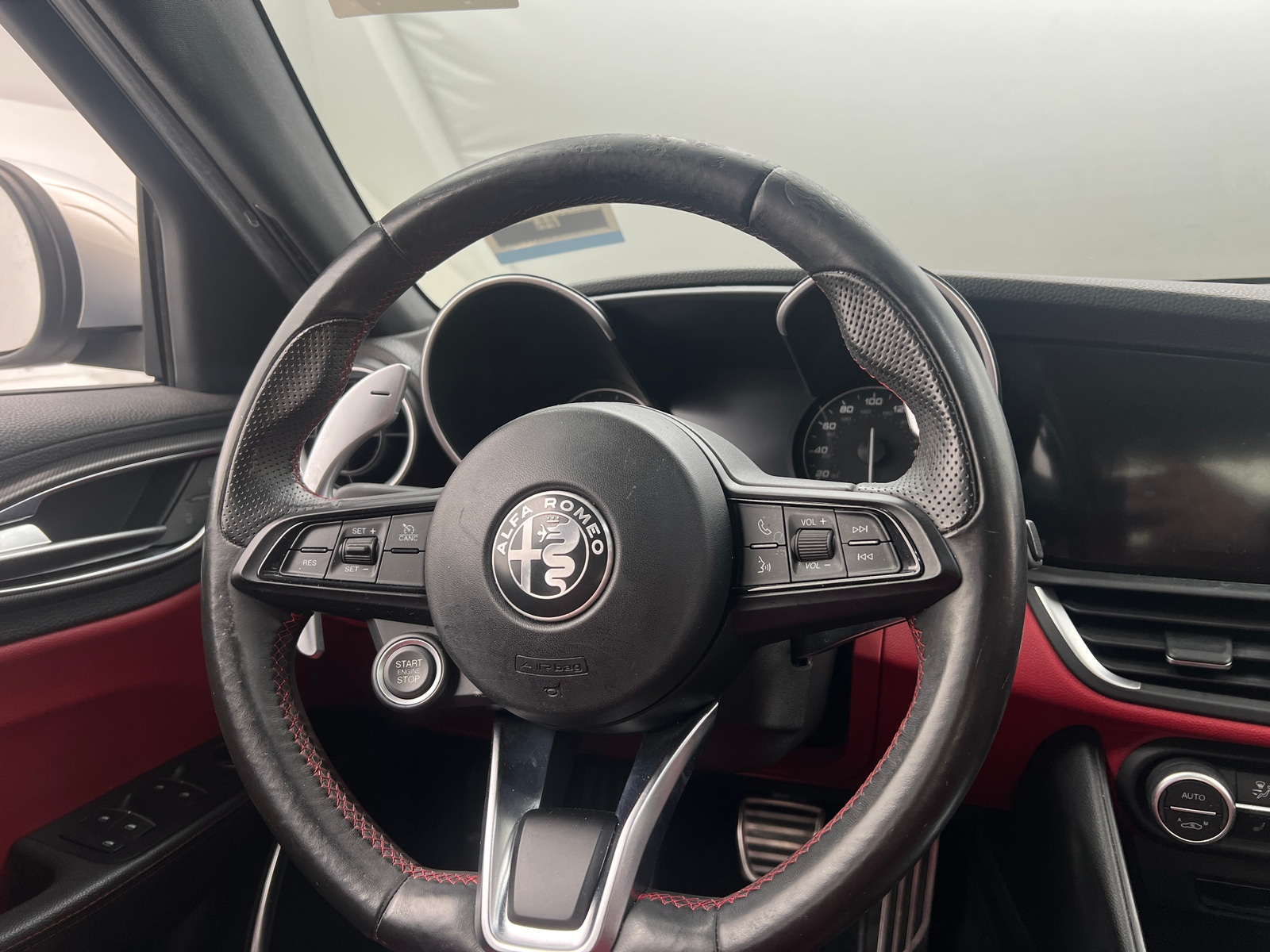 Thumbnail: 2020 Alfa Romeo Giulia - 4