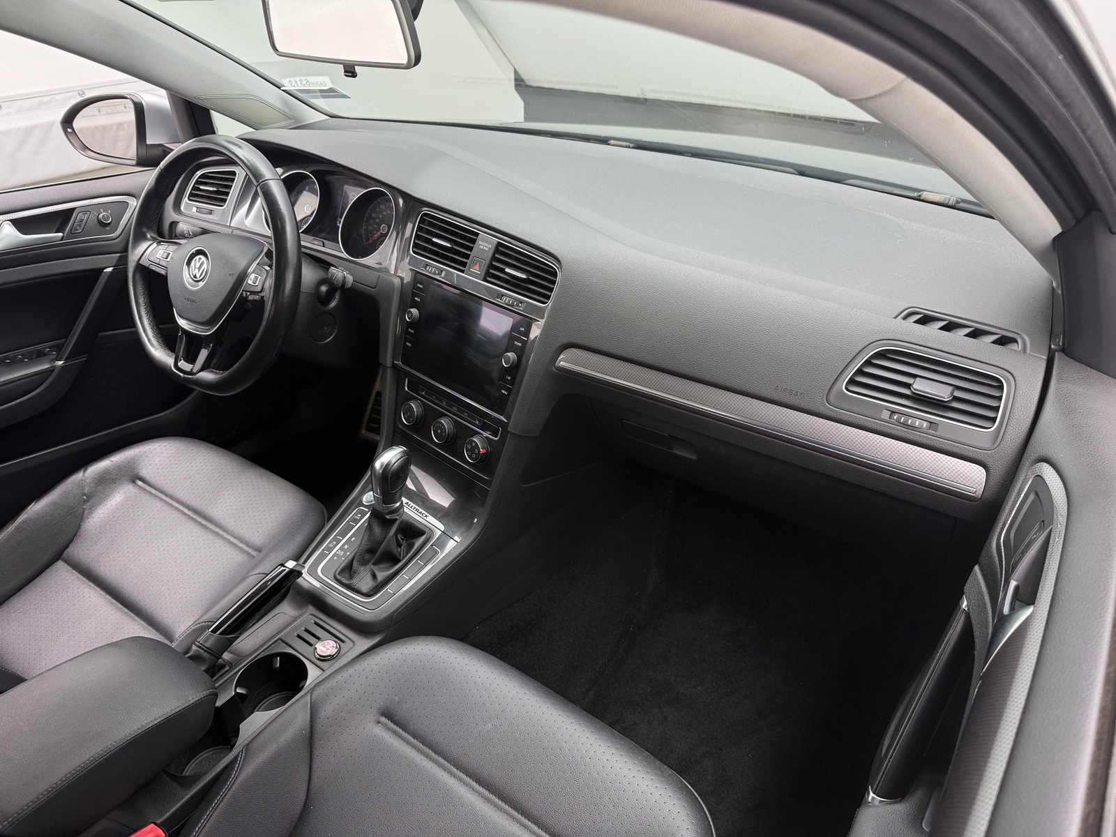 Thumbnail: 2018 Volkswagen Golf - 2