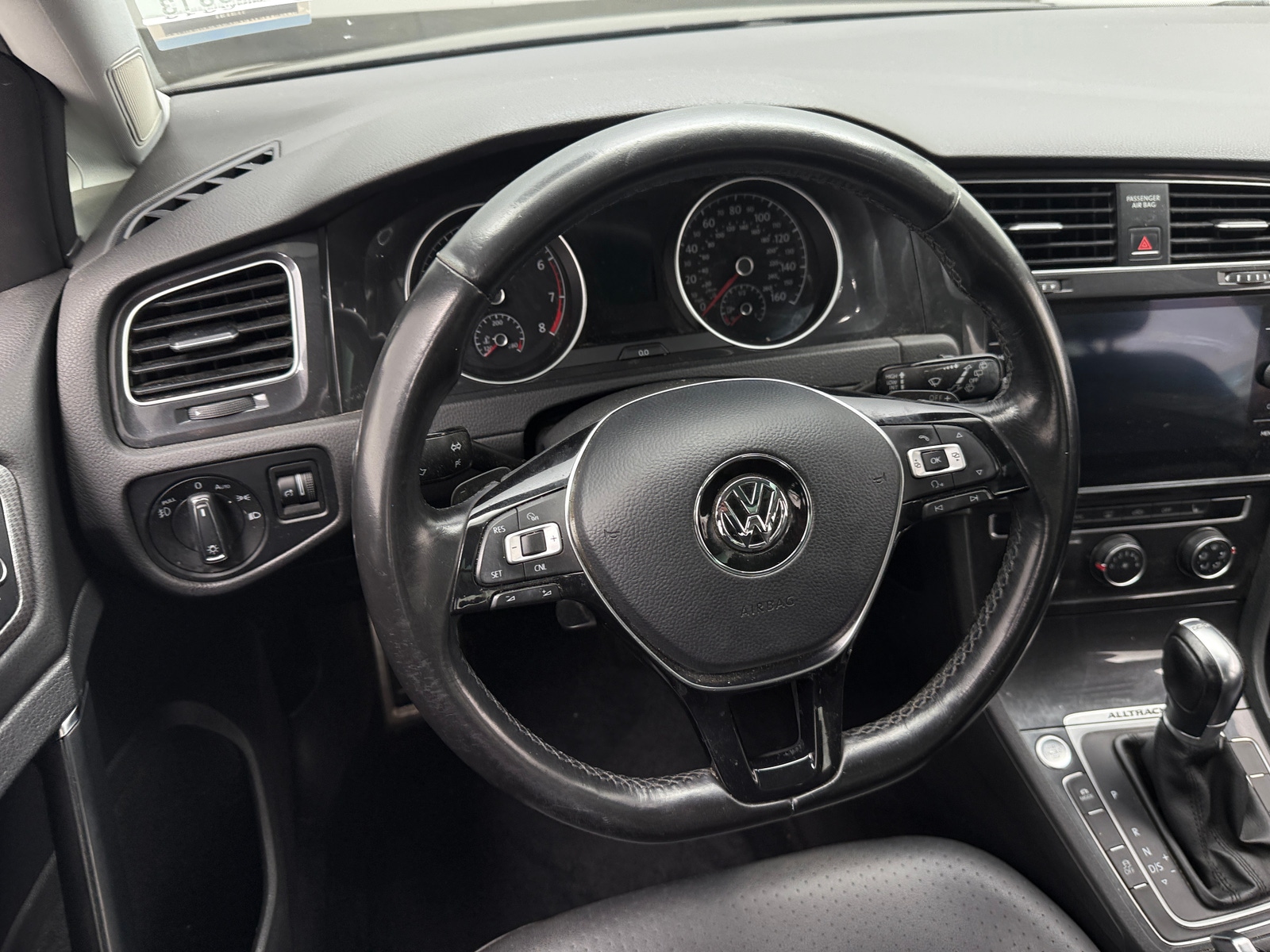 Thumbnail: 2018 Volkswagen Golf - 4