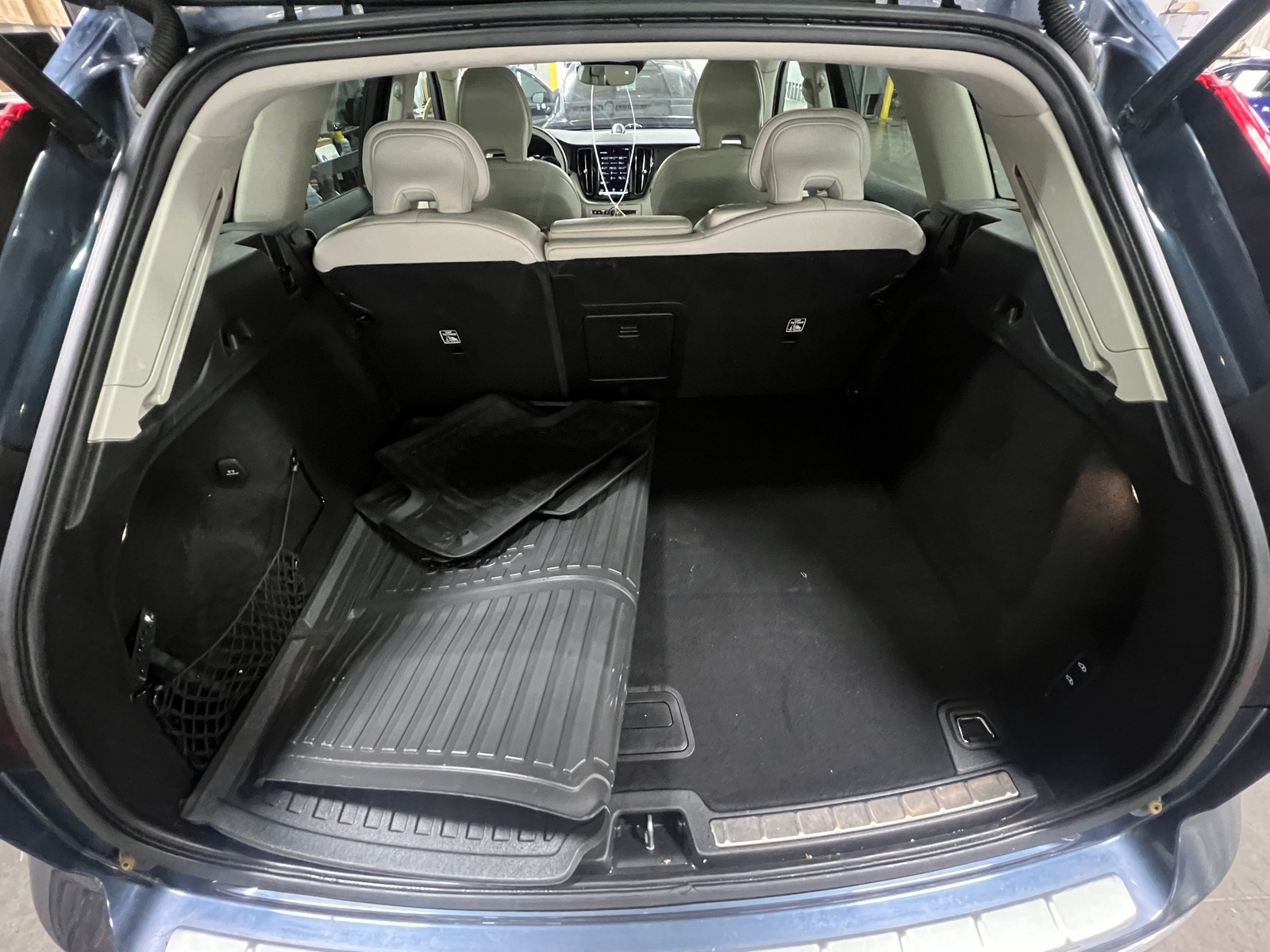 Thumbnail: 2021 Volvo XC60 - 6