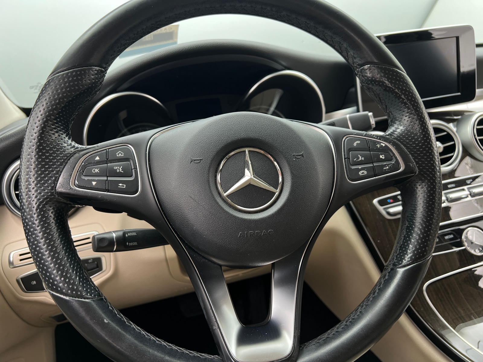 Thumbnail: 2015 Mercedes-Benz C-Class - 4