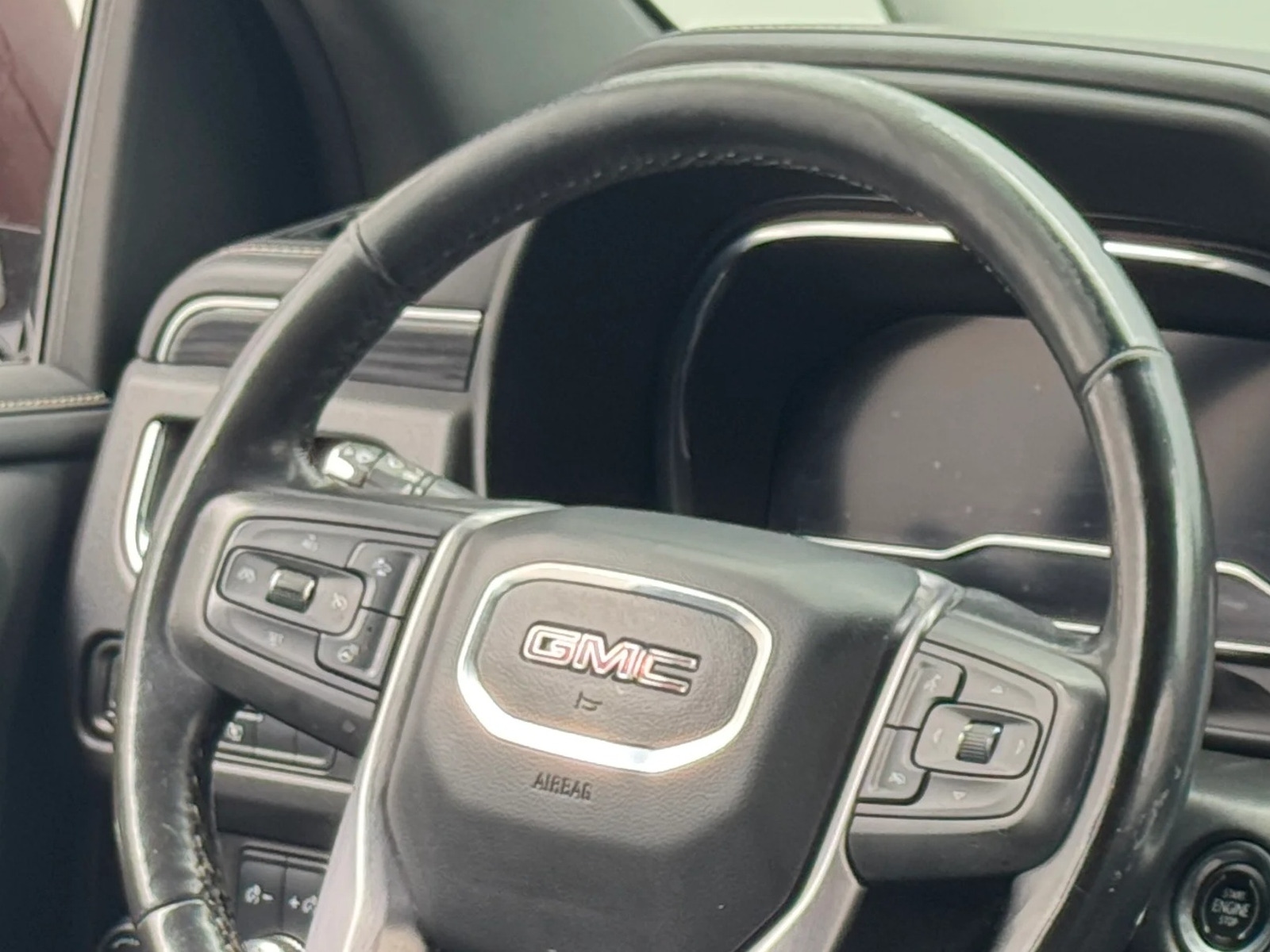 Thumbnail: 2022 GMC Yukon - 4