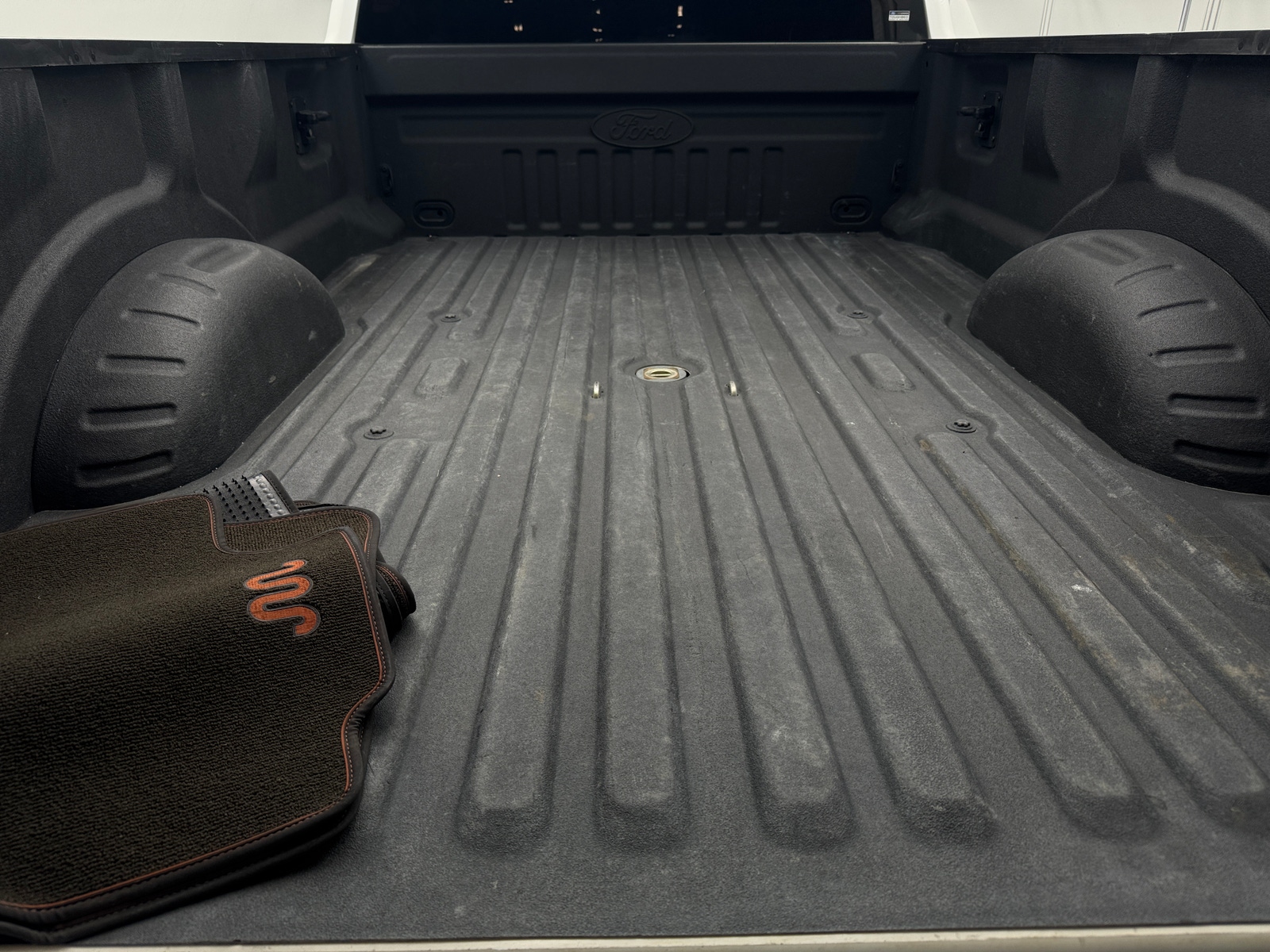 Thumbnail: 2020 Ford Econoline - 6