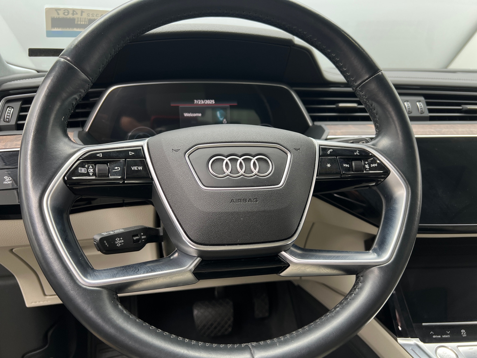 Thumbnail: 2019 Audi e-tron - 4