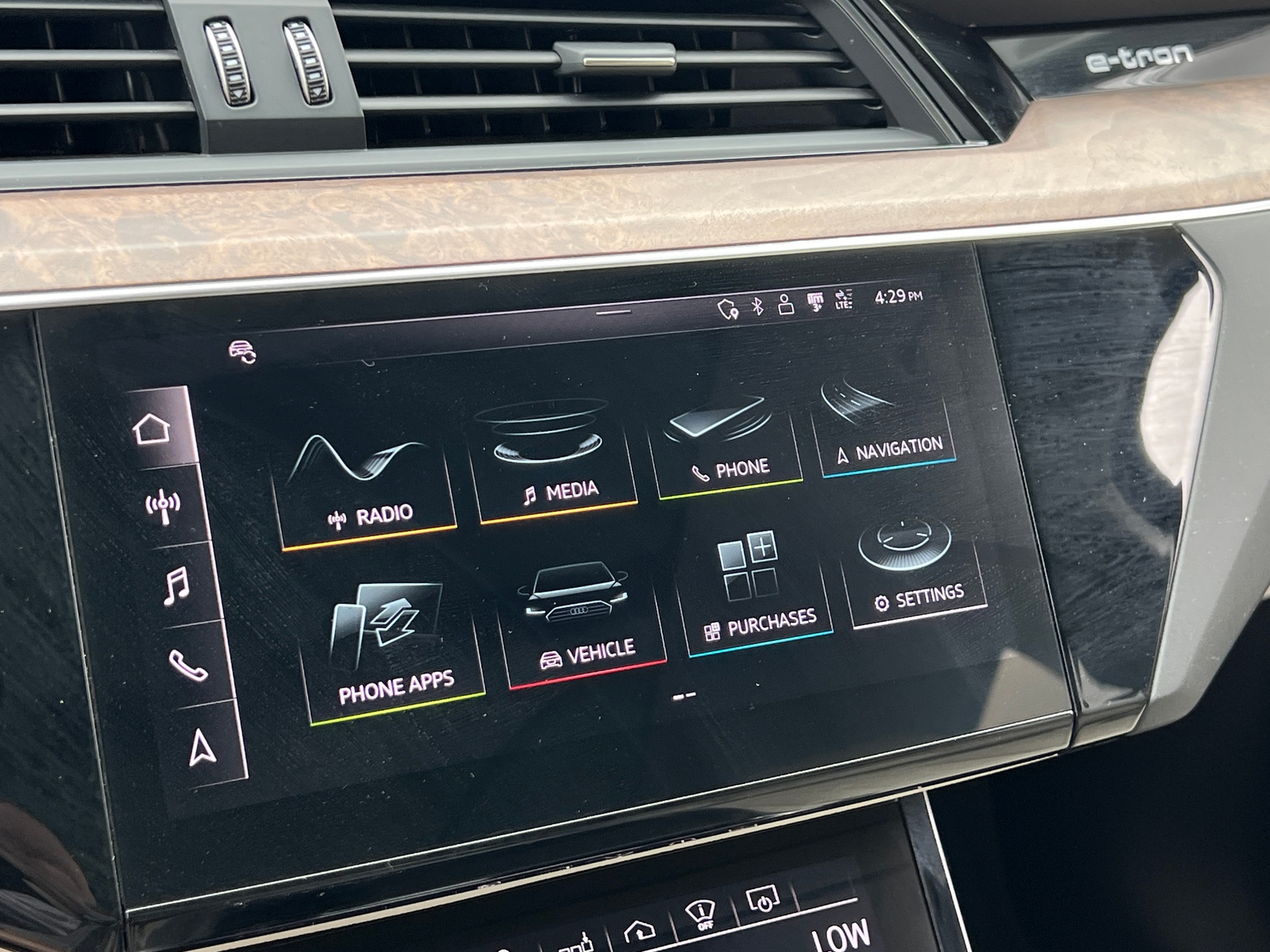 Thumbnail: 2019 Audi e-tron - 3