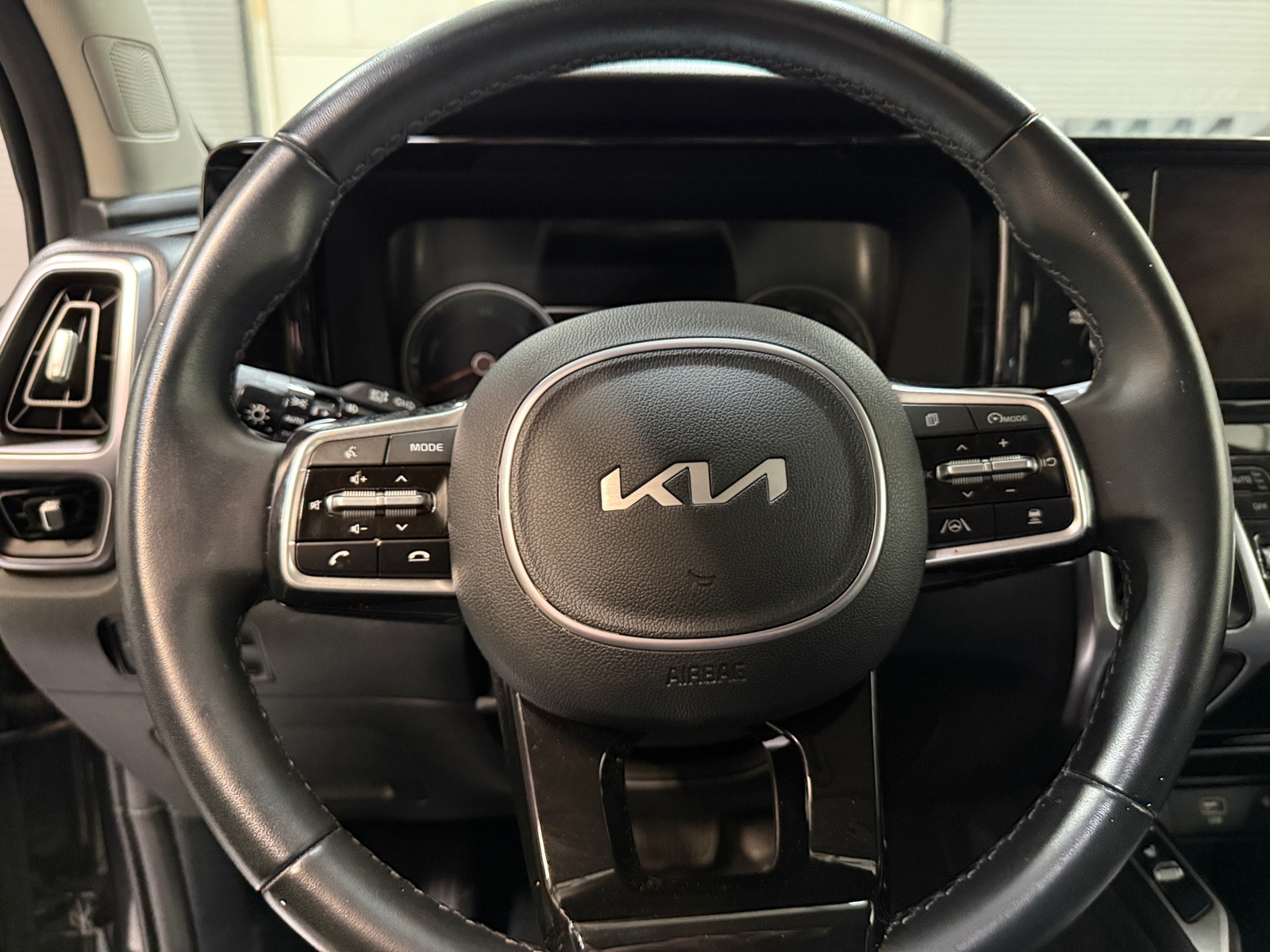 Thumbnail: 2024 Kia Sorento - 4