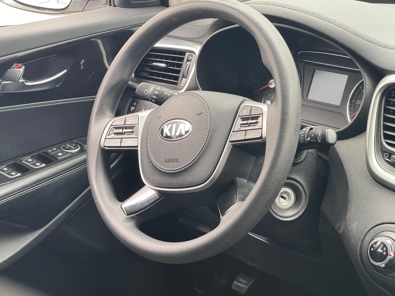Thumbnail: 2019 Kia Sorento - 5