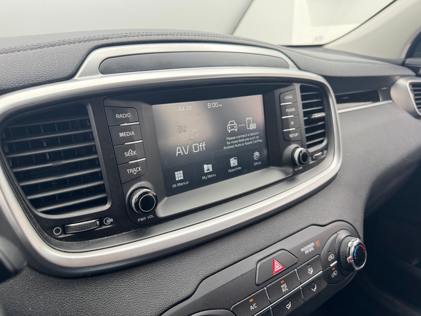 Thumbnail: 2019 Kia Sorento - 4