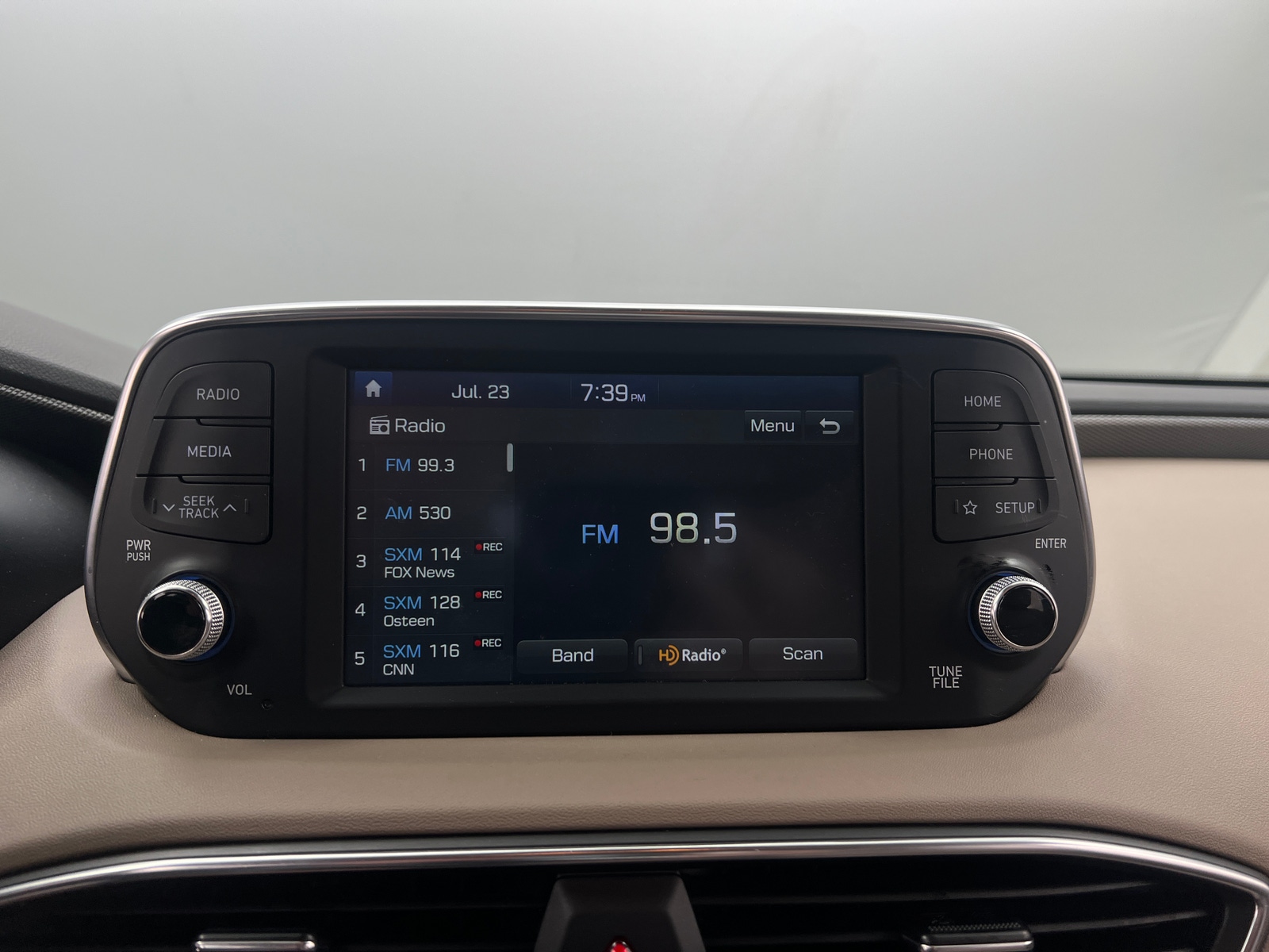 Thumbnail: 2019 Hyundai Santa Fe - 4
