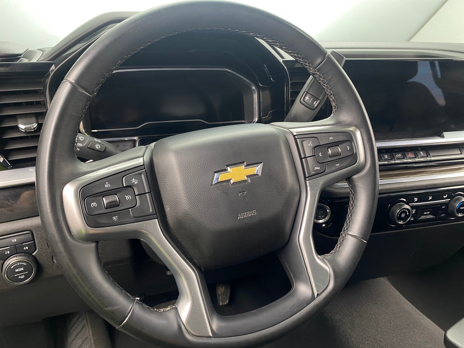 Thumbnail: 2024 Chevrolet Silverado 2500 - 5