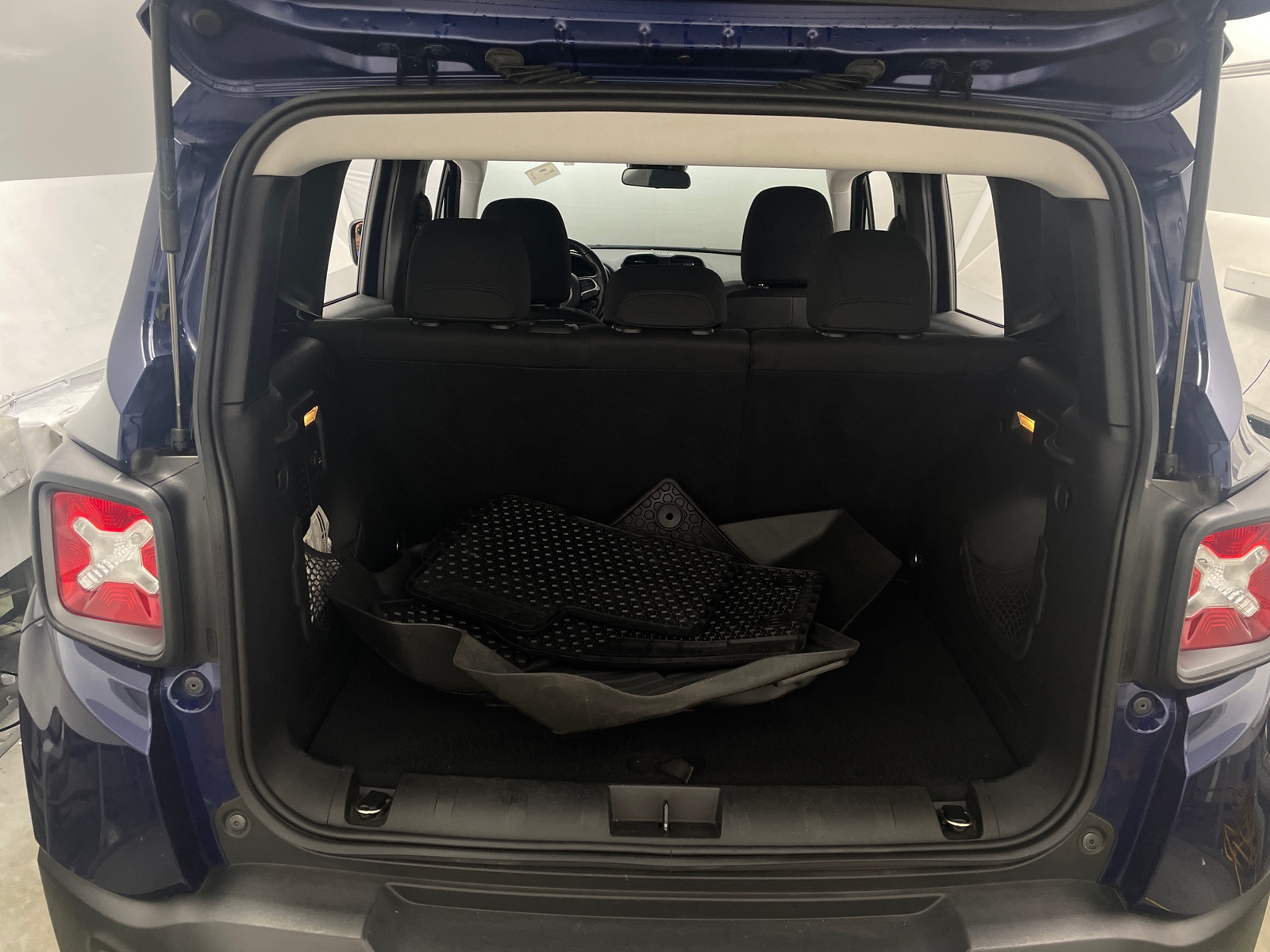 Thumbnail: 2016 Jeep Renegade - 7