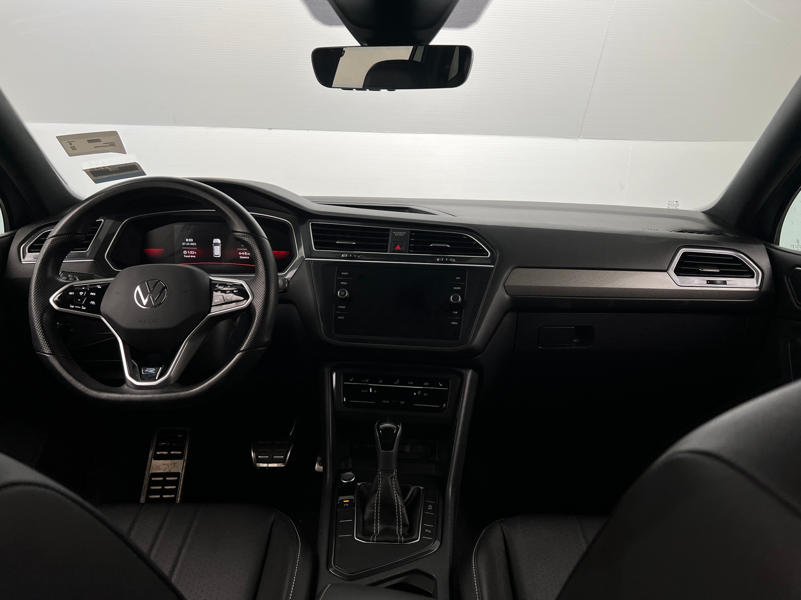 Thumbnail: 2023 Volkswagen Tiguan - 2