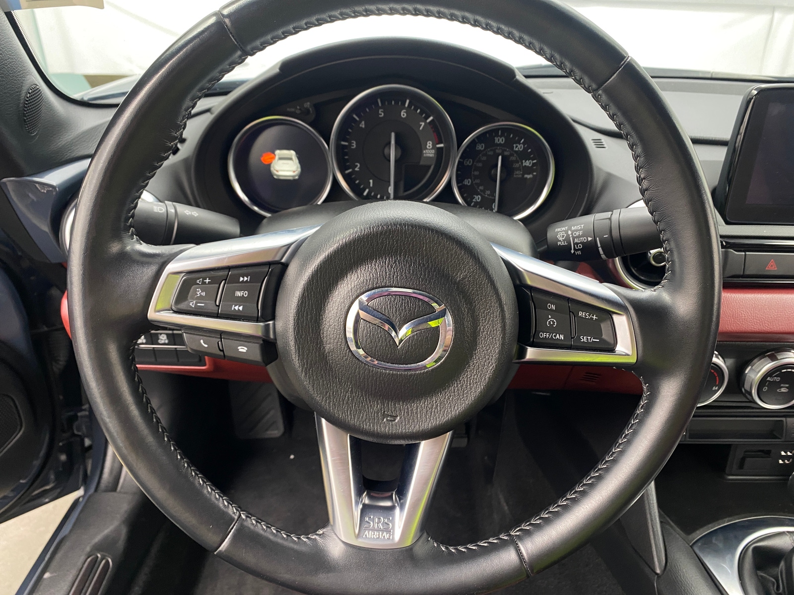 Thumbnail: 2020 Mazda MX-5 Miata - 4