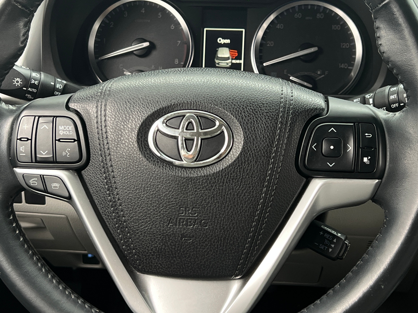 Thumbnail: 2016 Toyota Highlander - 4