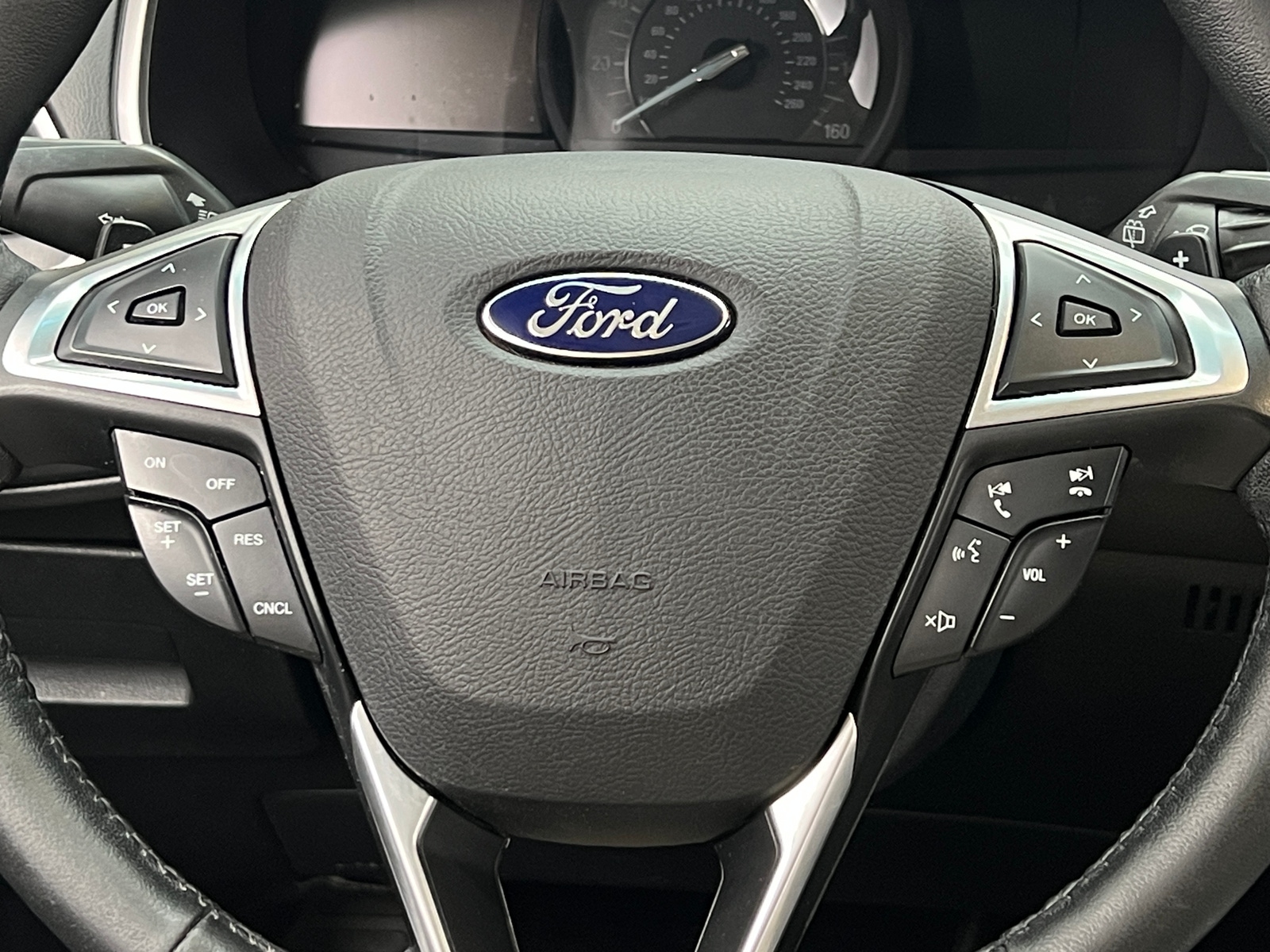 Thumbnail: 2017 Ford Edge - 4