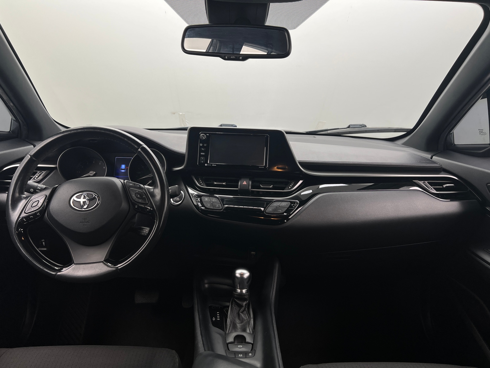 Thumbnail: 2018 Toyota C-HR - 3