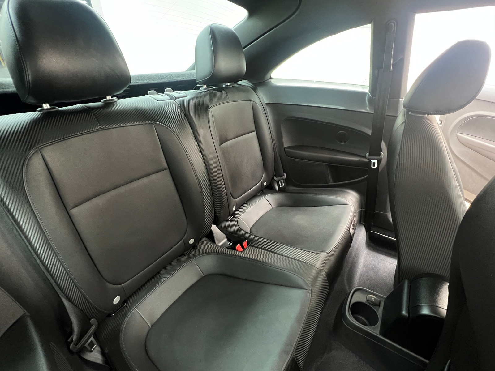 Thumbnail: 2015 Volkswagen Beetle - 5