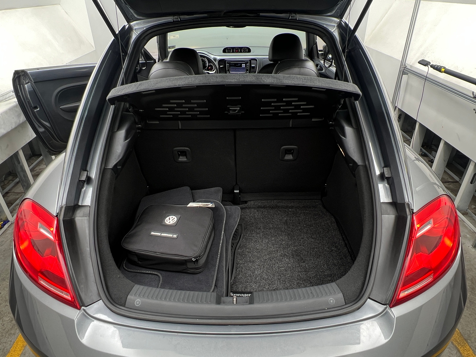 Thumbnail: 2015 Volkswagen Beetle - 6