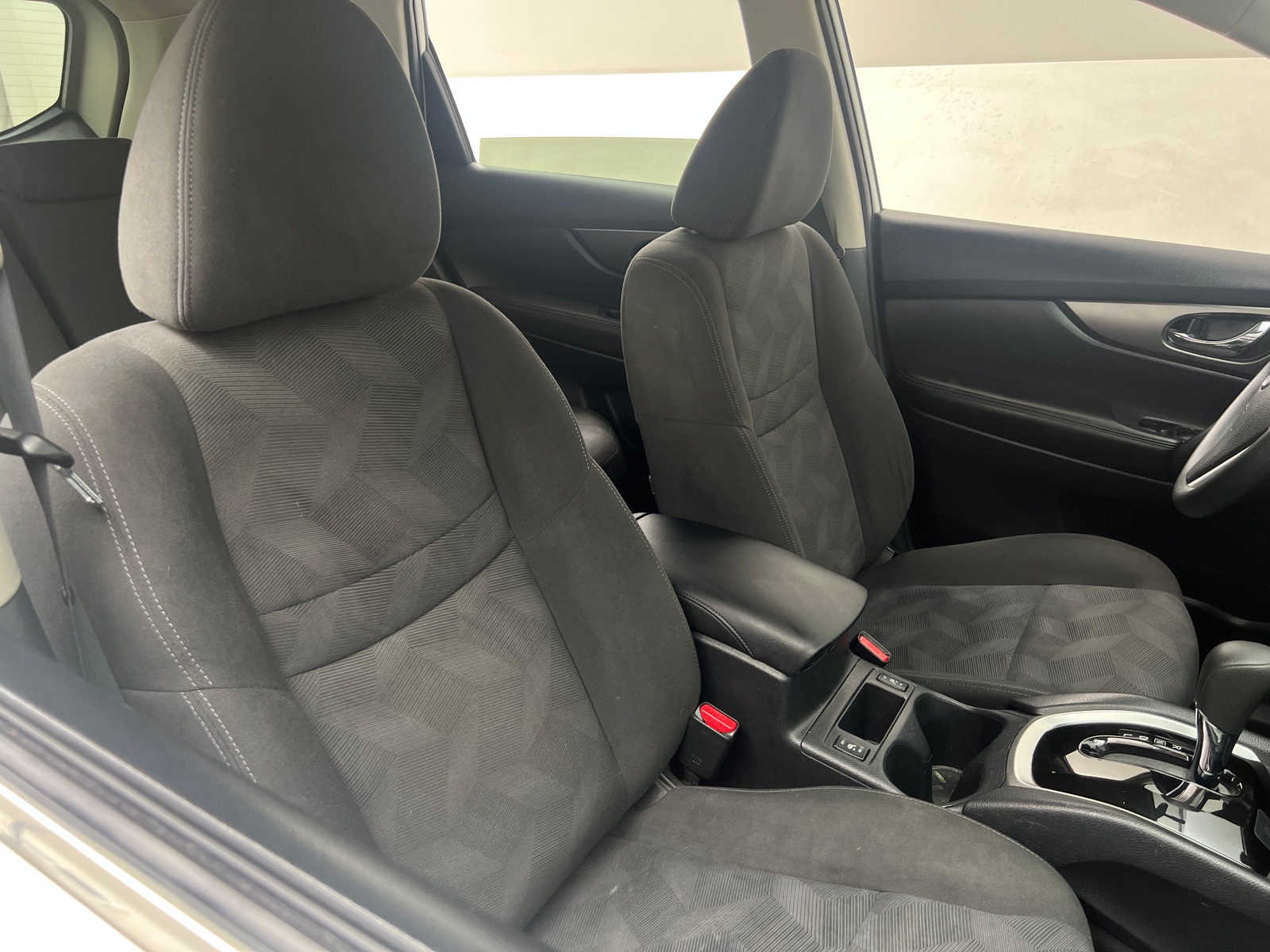Thumbnail: 2016 Nissan Rogue - 2