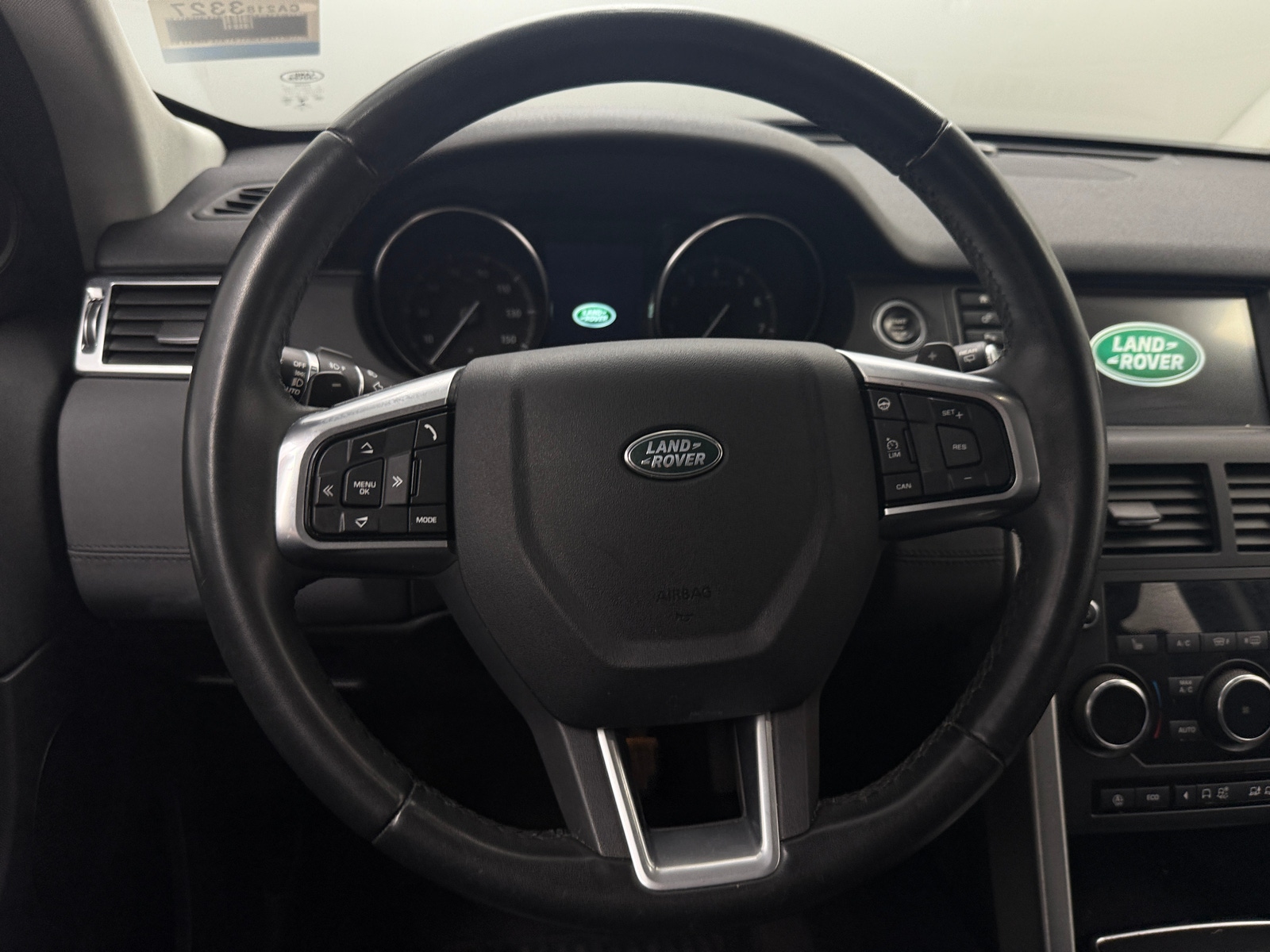 Thumbnail: 2019 Land Rover Discovery Sport - 4