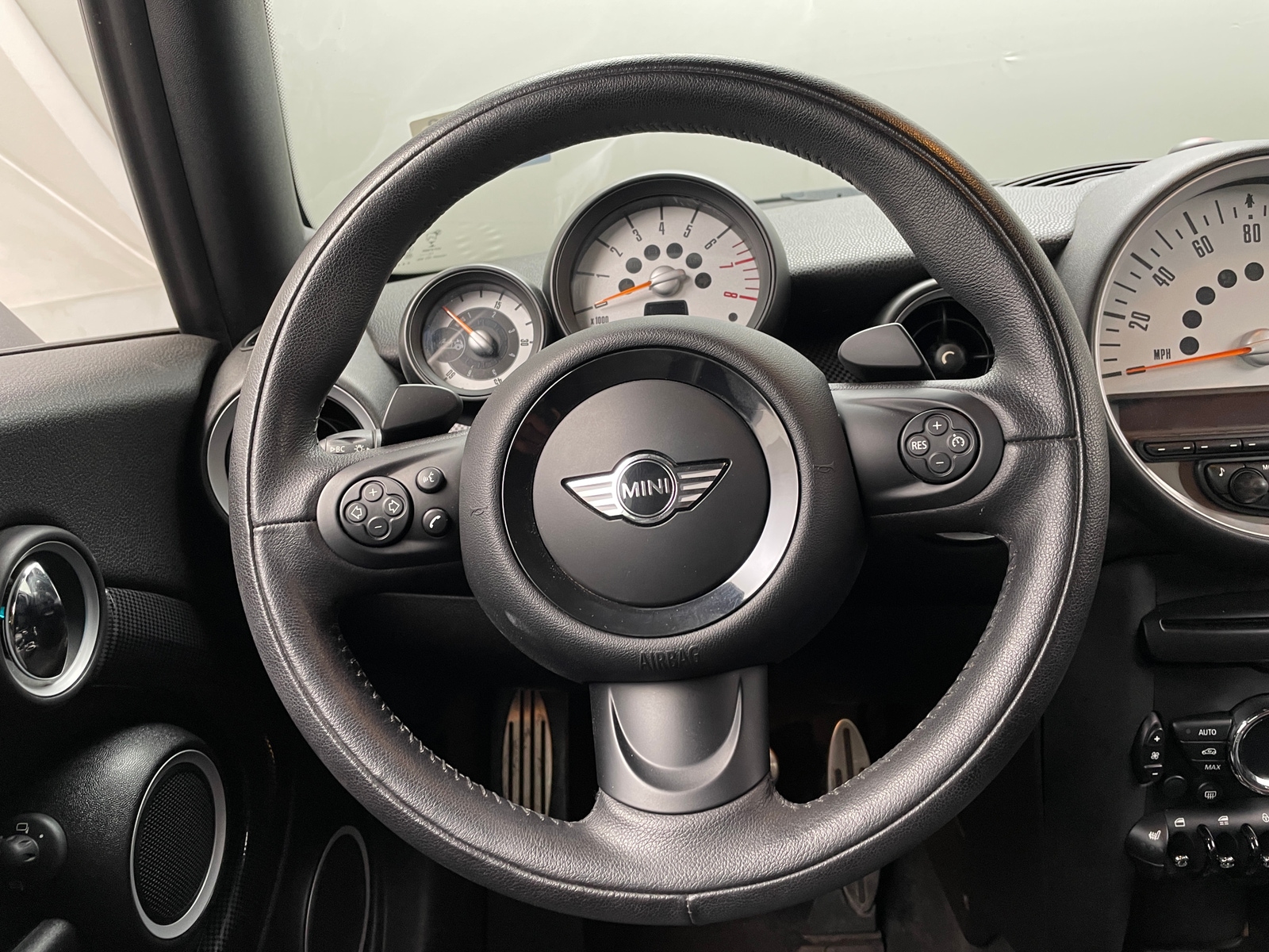 Thumbnail: 2014 MINI Cooper Convertible - 4