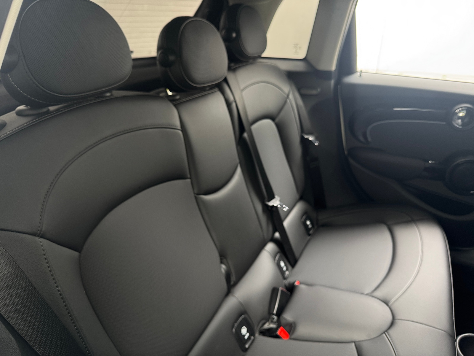 Thumbnail: 2022 MINI Cooper Hardtop - 5