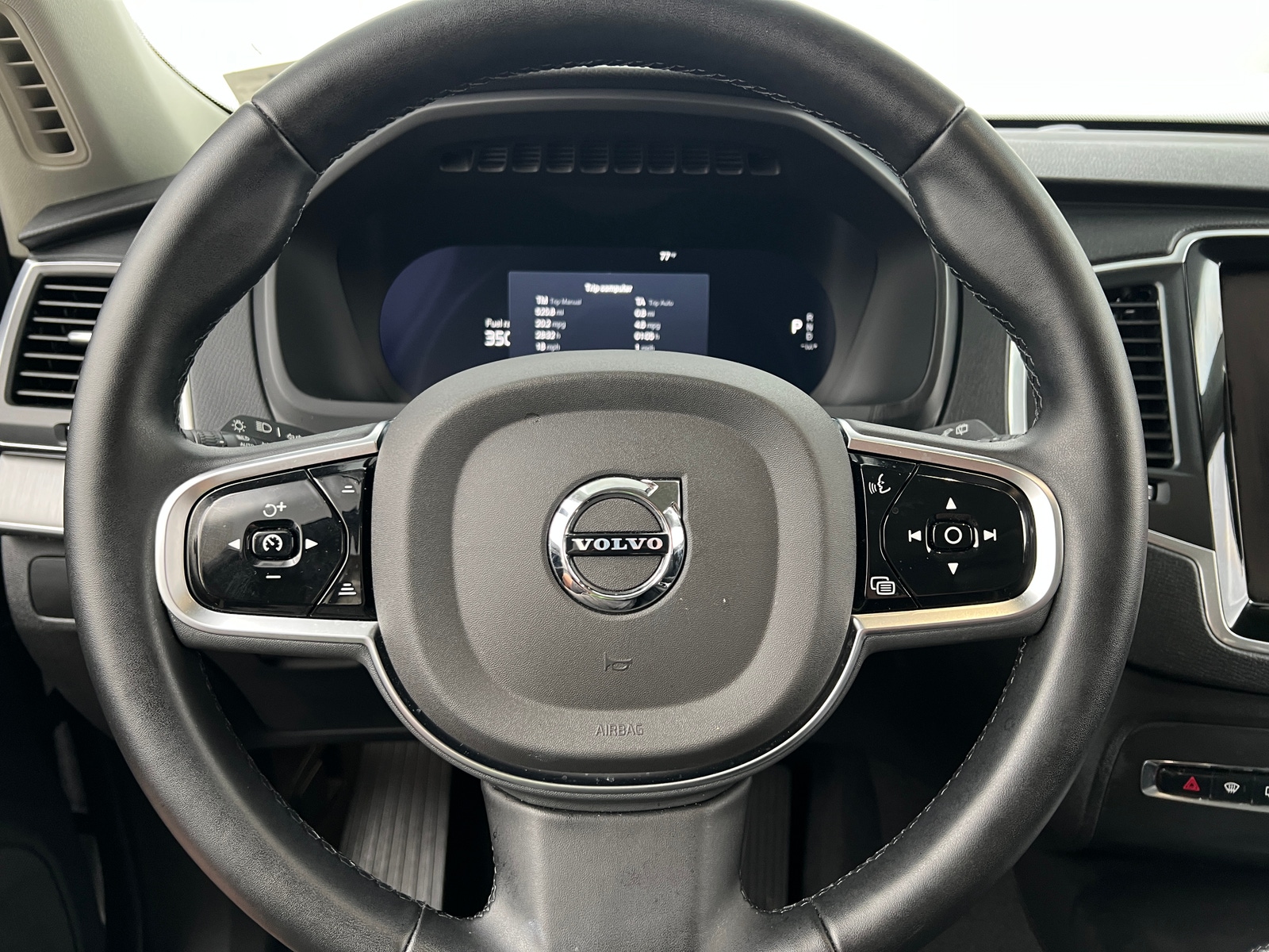 Thumbnail: 2025 Volvo XC90 - 4