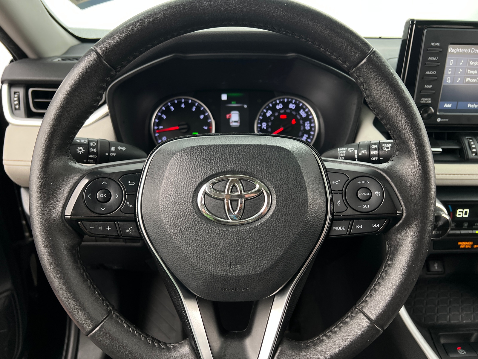 Thumbnail: 2020 Toyota RAV4 - 4