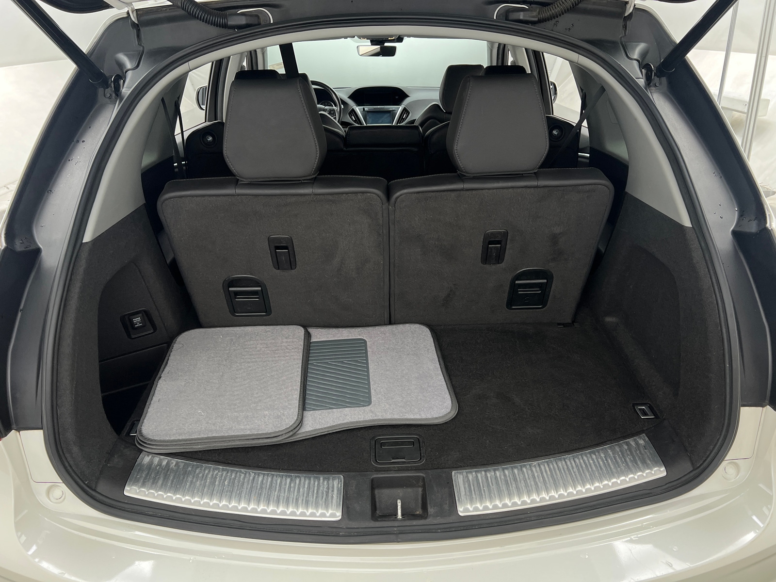 Thumbnail: 2018 Acura MDX - 7