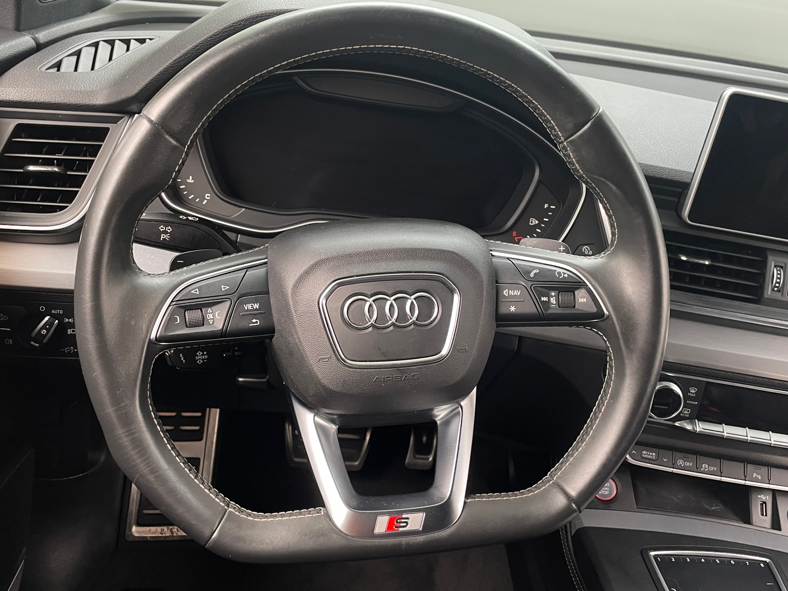 Thumbnail: 2018 Audi SQ5 - 4