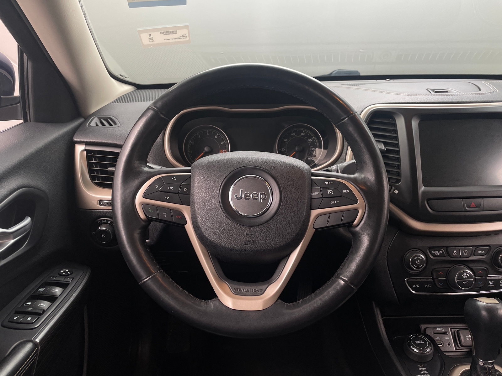 Thumbnail: 2015 Jeep Cherokee - 4