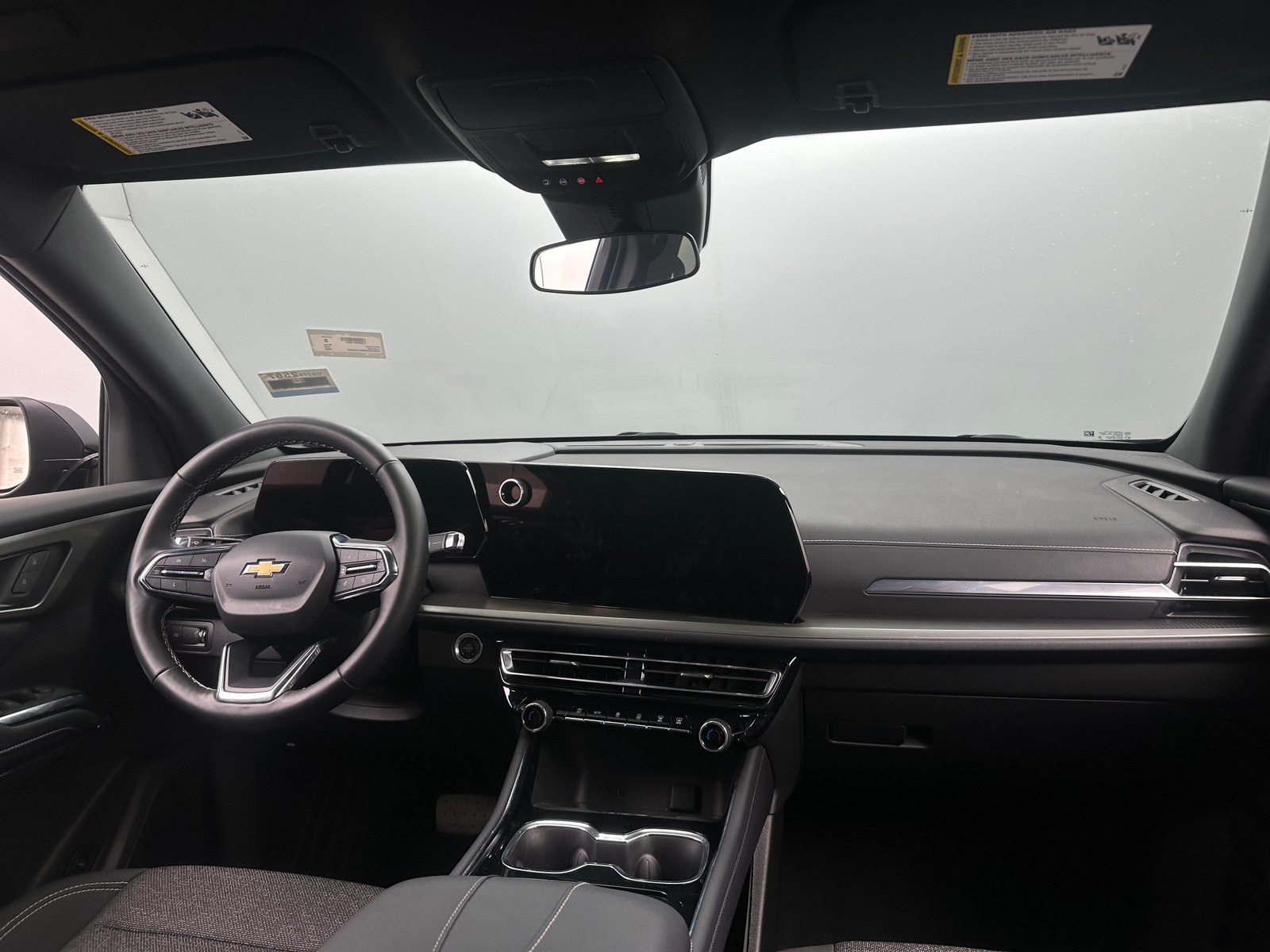 Thumbnail: 2025 Chevrolet Traverse - 3