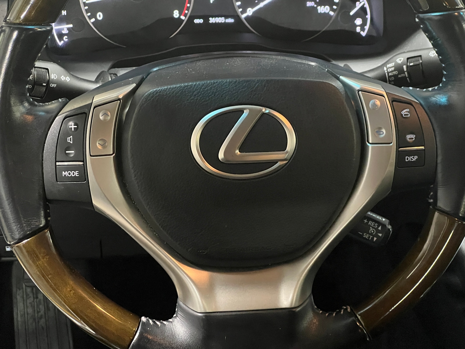 Thumbnail: 2015 Lexus ES - 4