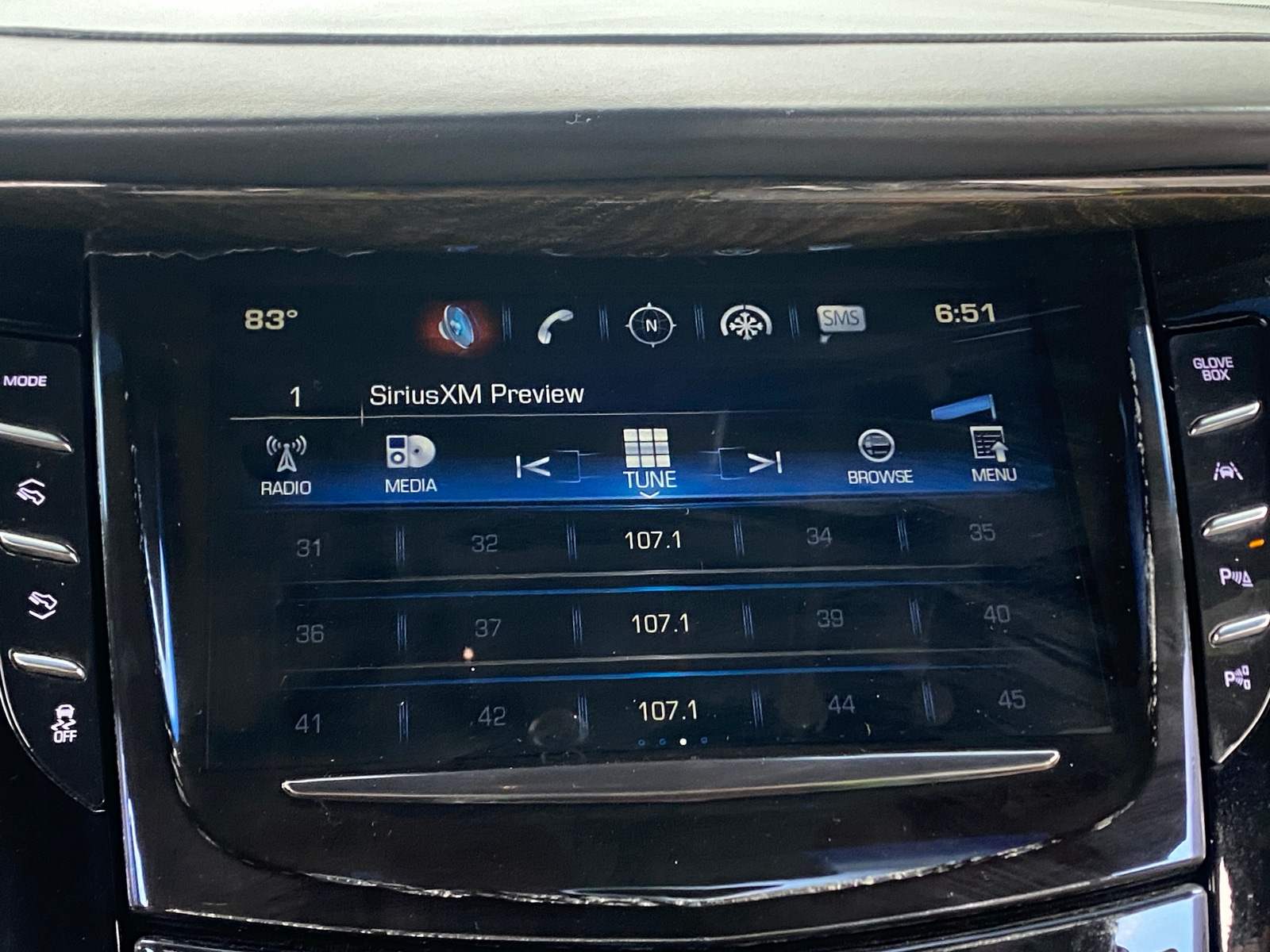 Thumbnail: 2017 Cadillac Escalade - 3