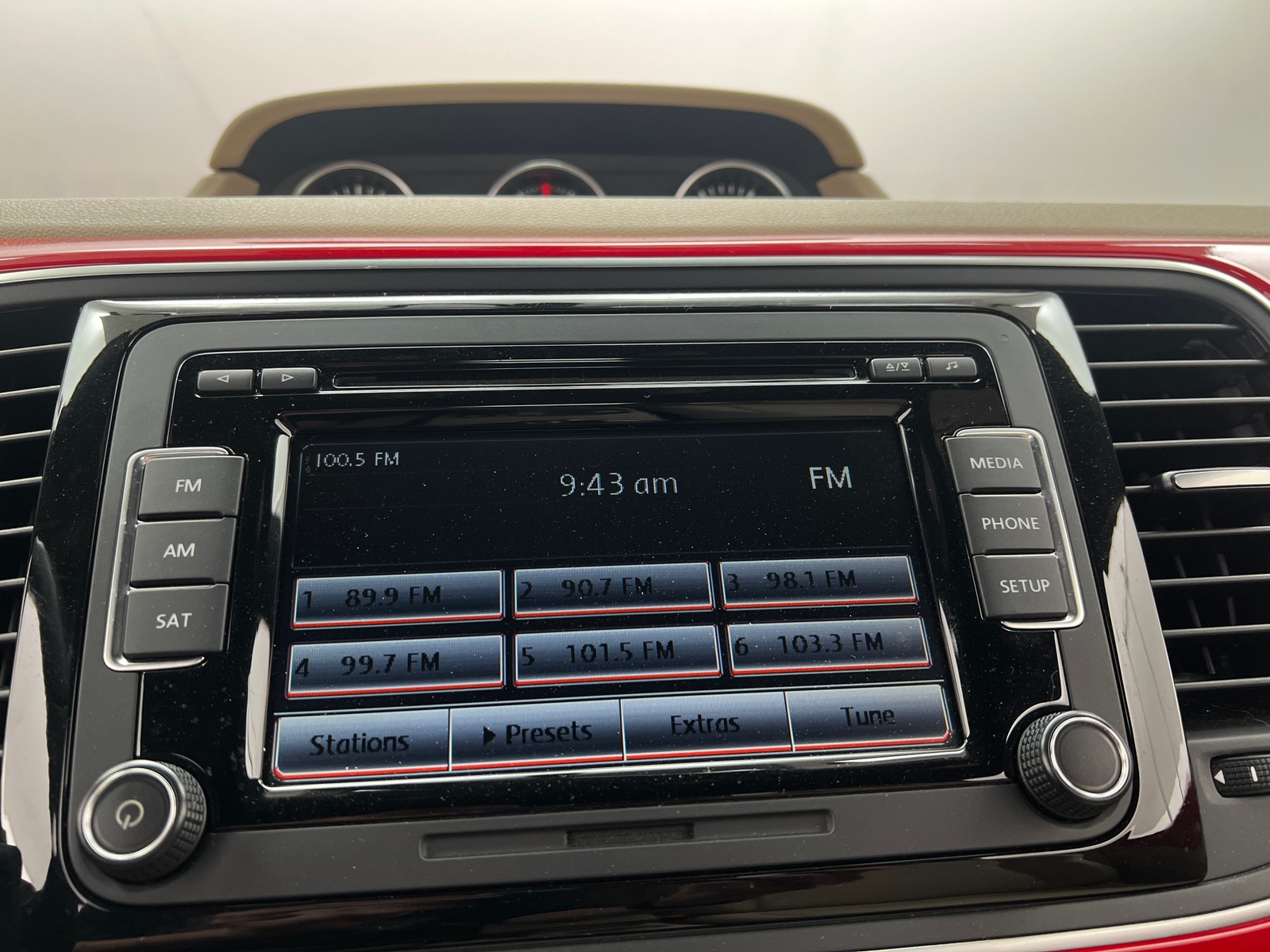 Thumbnail: 2015 Volkswagen Beetle - 3