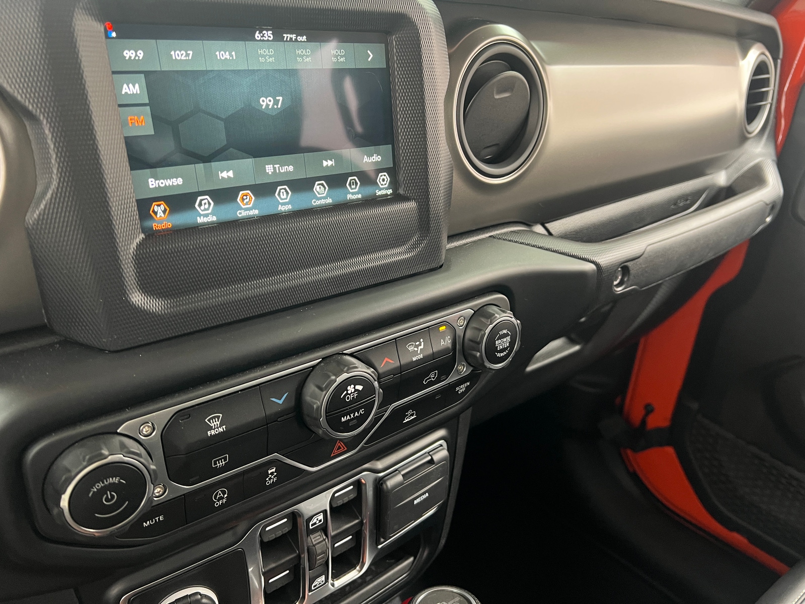 Thumbnail: 2023 Jeep Gladiator - 4