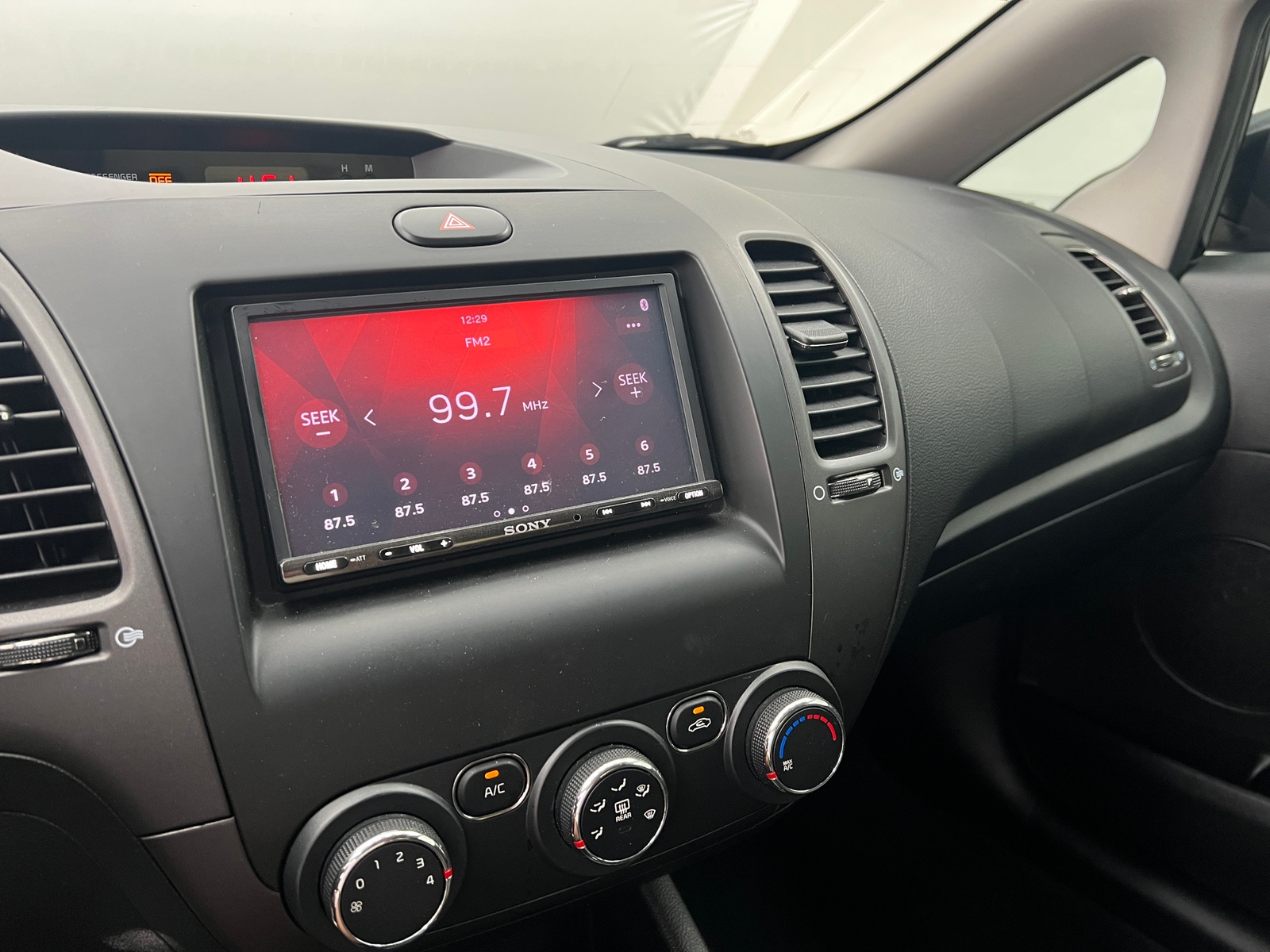 Thumbnail: 2017 Kia Forte - 4