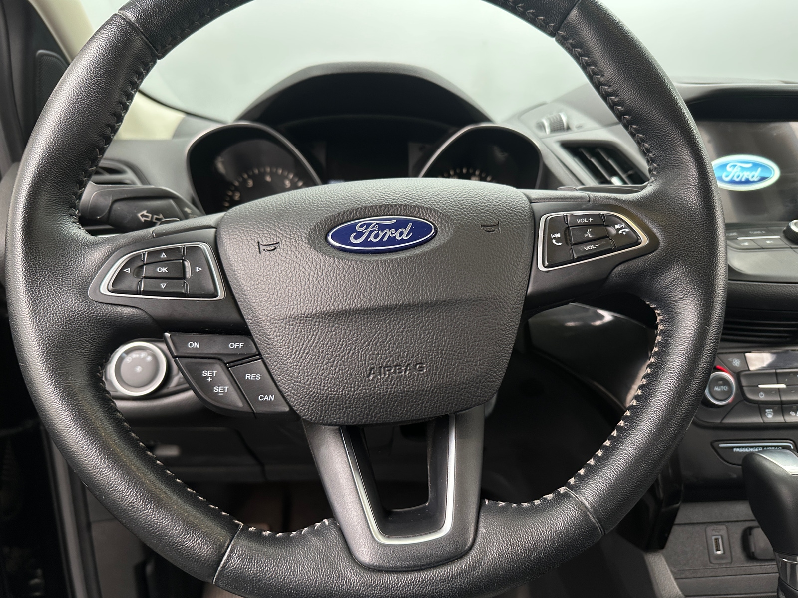 Thumbnail: 2017 Ford Escape - 4