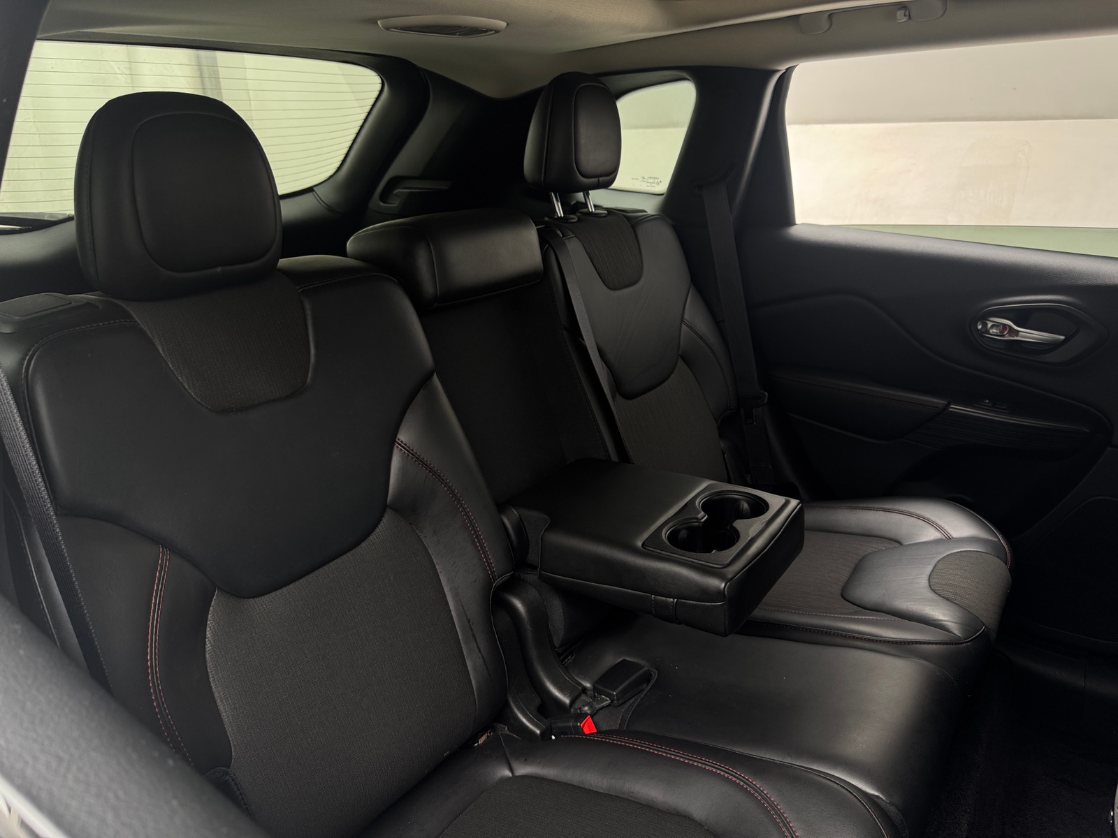 Thumbnail: 2016 Jeep Cherokee - 6