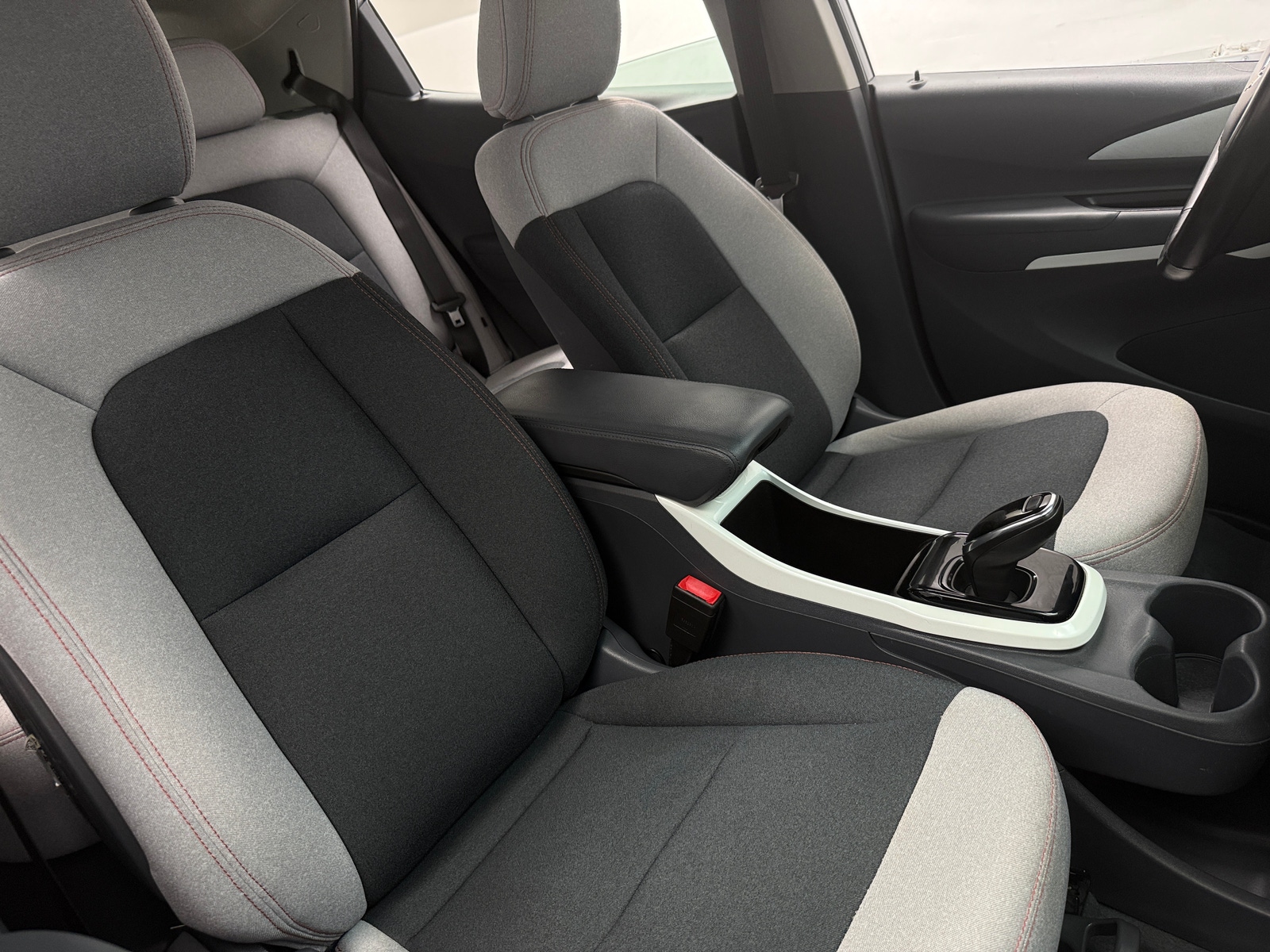 Thumbnail: 2020 Chevrolet Bolt EV - 2