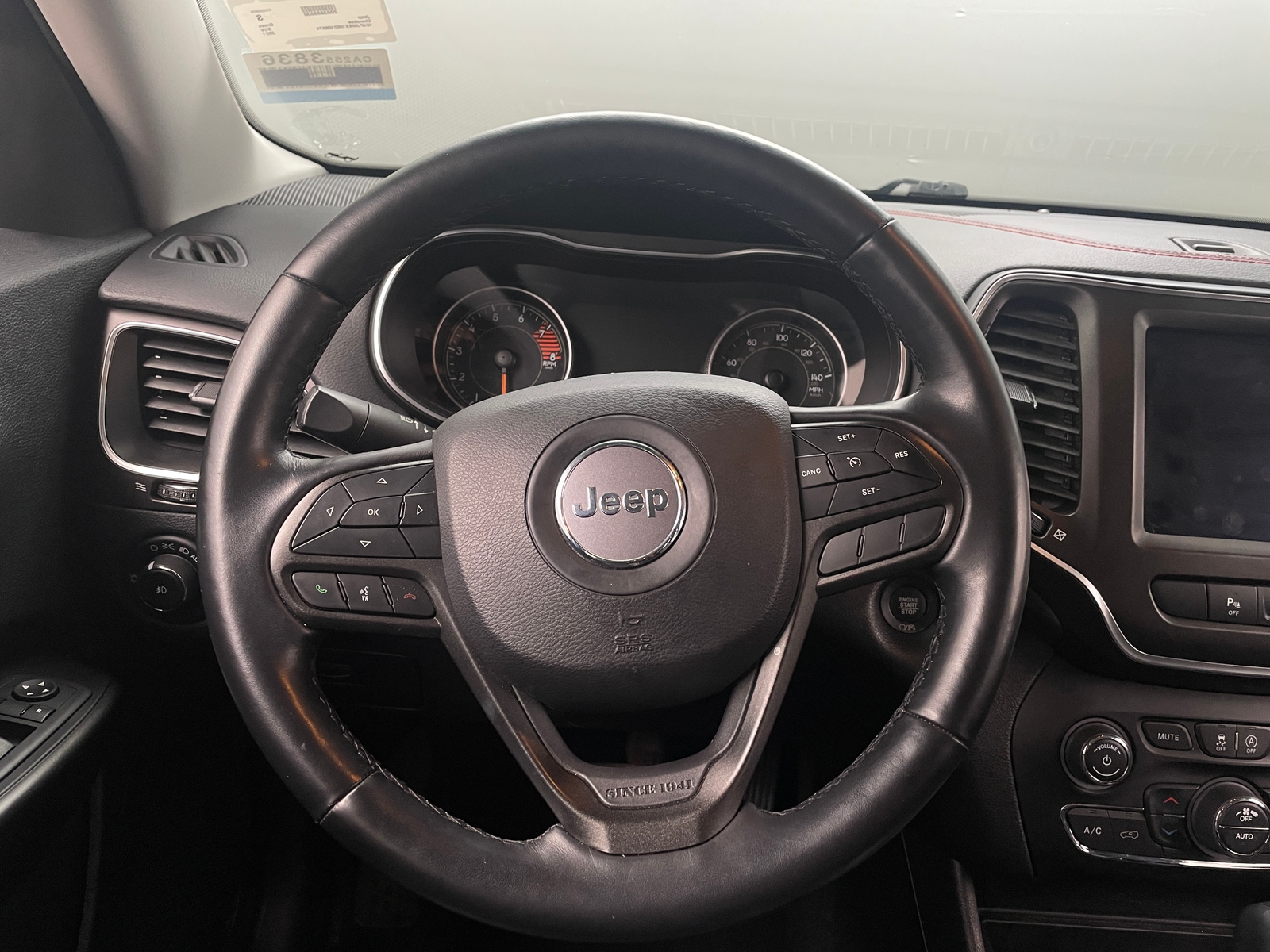 Thumbnail: 2021 Jeep Cherokee - 5