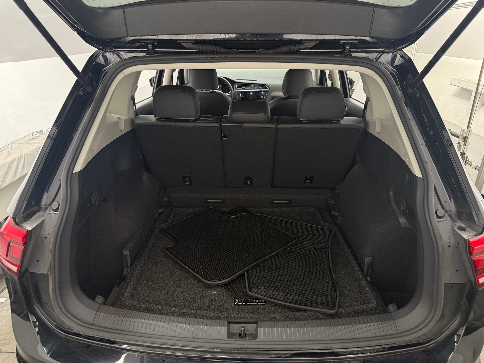 Thumbnail: 2021 Volkswagen Tiguan - 6