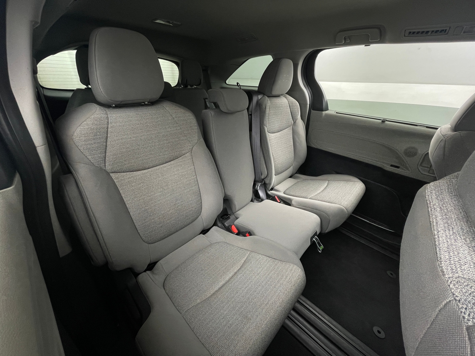 Thumbnail: 2022 Toyota Sienna - 6