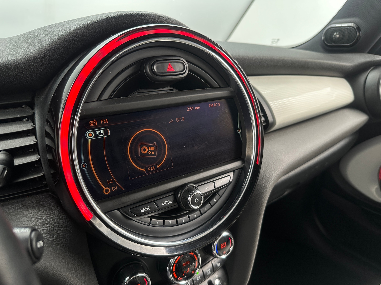 Thumbnail: 2015 MINI Cooper Hardtop - 3