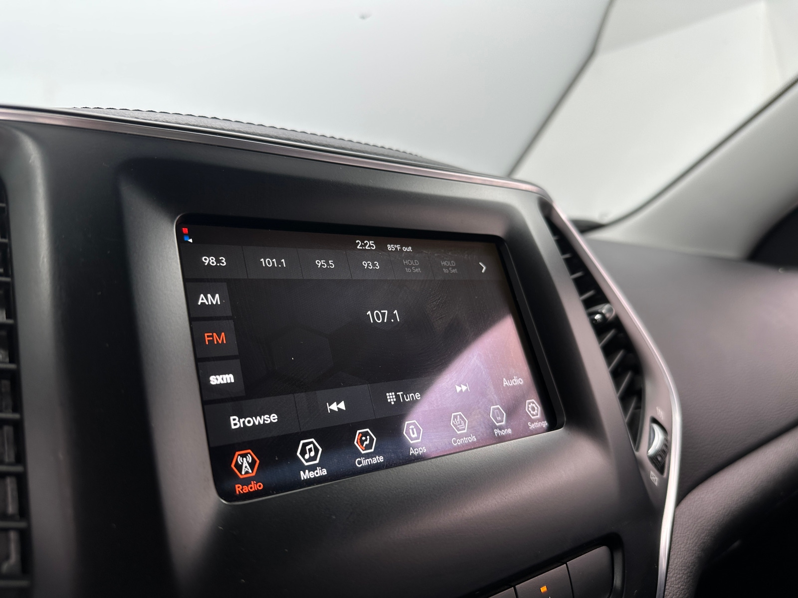 Thumbnail: 2021 Jeep Cherokee - 4