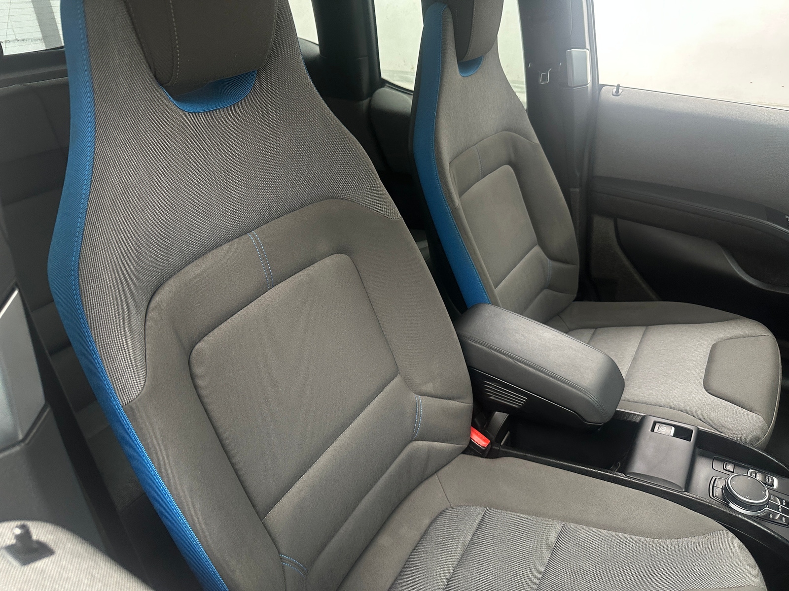Thumbnail: 2018 BMW i3 - 2