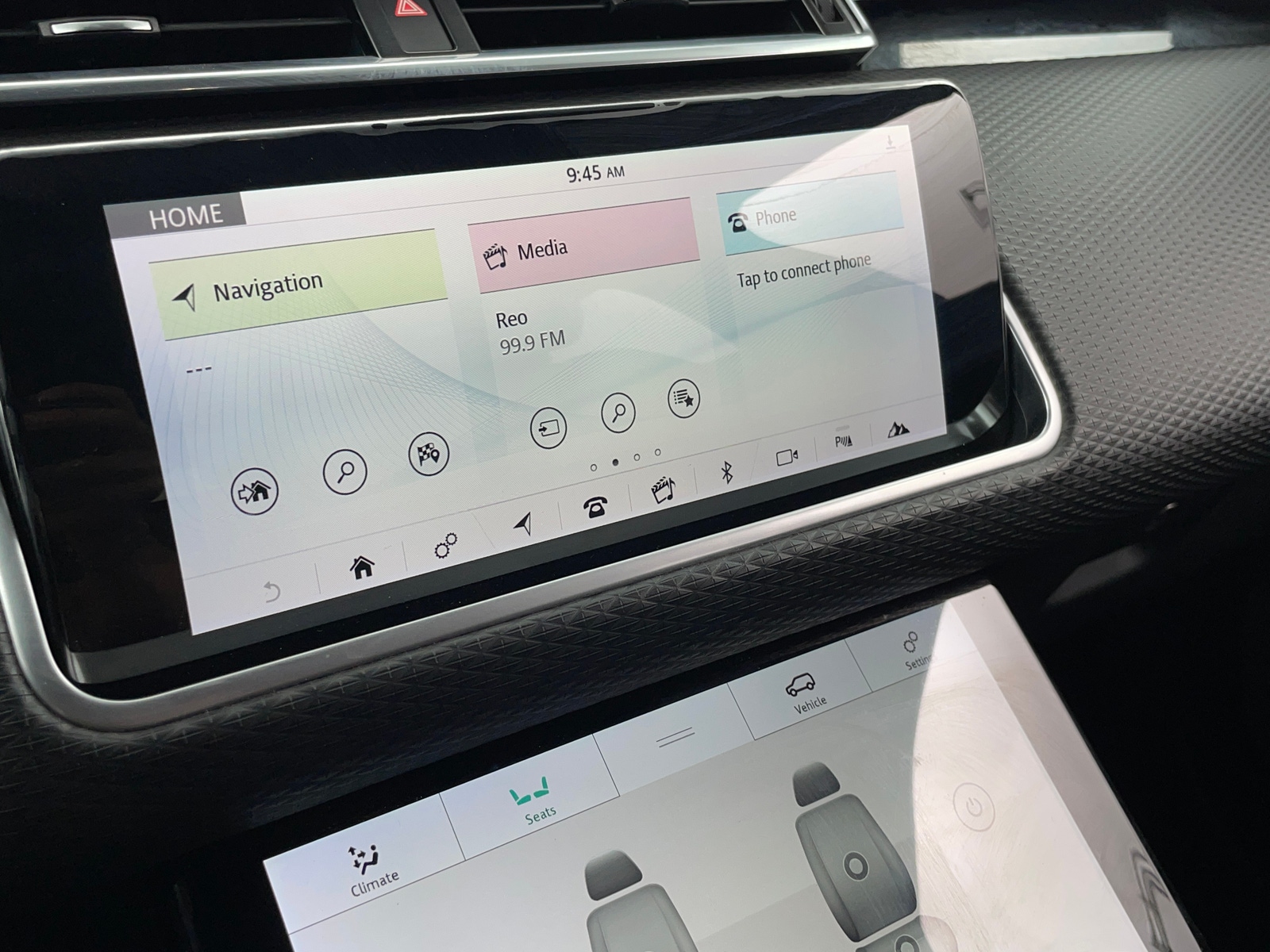 Thumbnail: 2018 Land Rover Range Rover Velar - 3